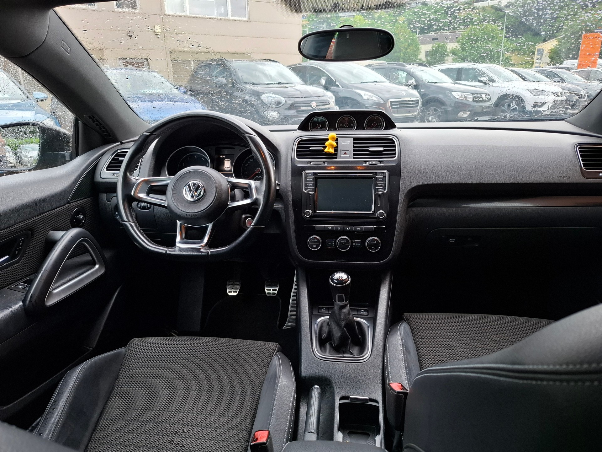 VW Scirocco 2.0 TSI BMT-image-9
