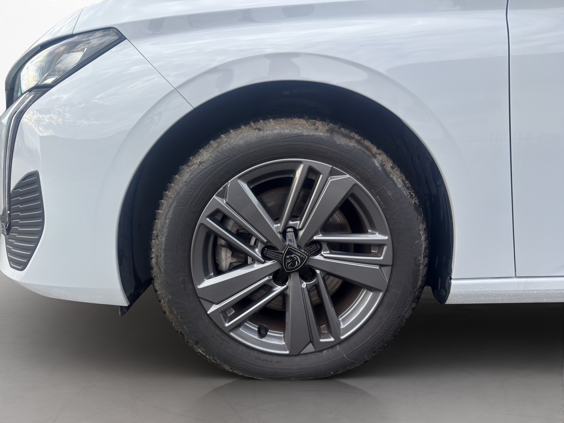 PEUGEOT 308 SW 1.2 PureTech Allure-image-24