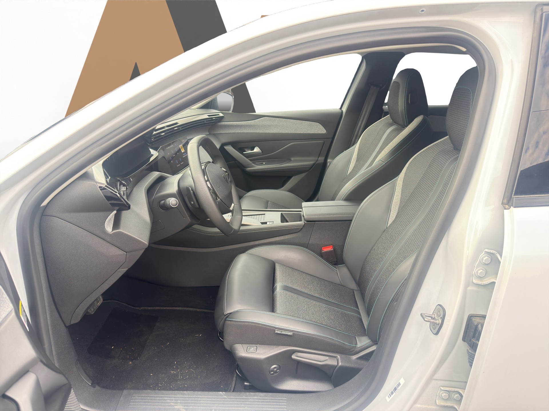 PEUGEOT 308 SW 1.2 PureTech Allure-image-58