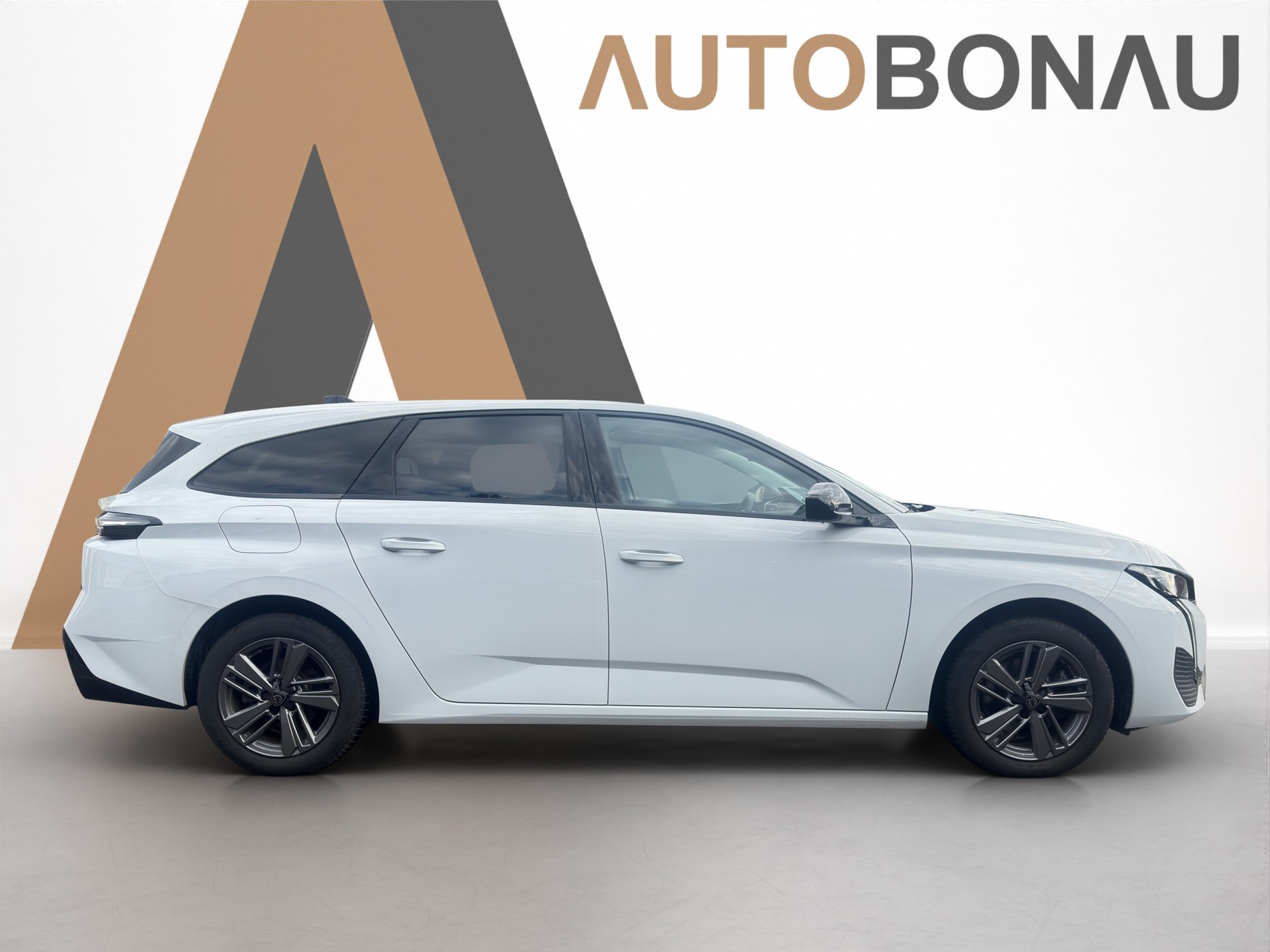 PEUGEOT 308 SW 1.2 PureTech Allure-image-55