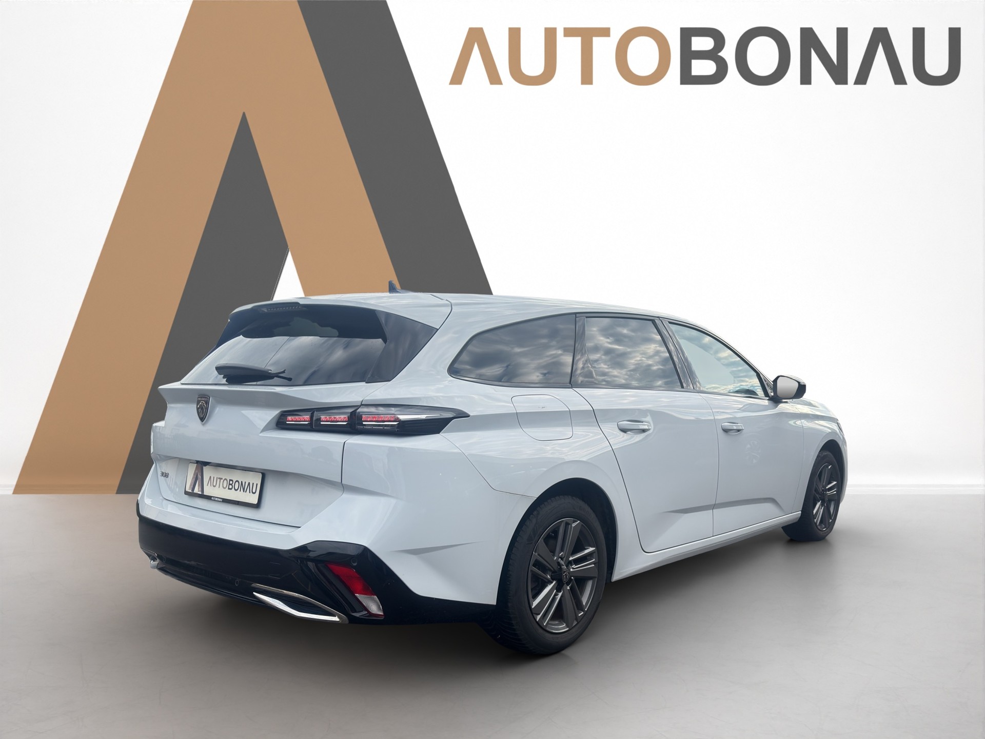 PEUGEOT 308 SW 1.2 PureTech Allure-image-54