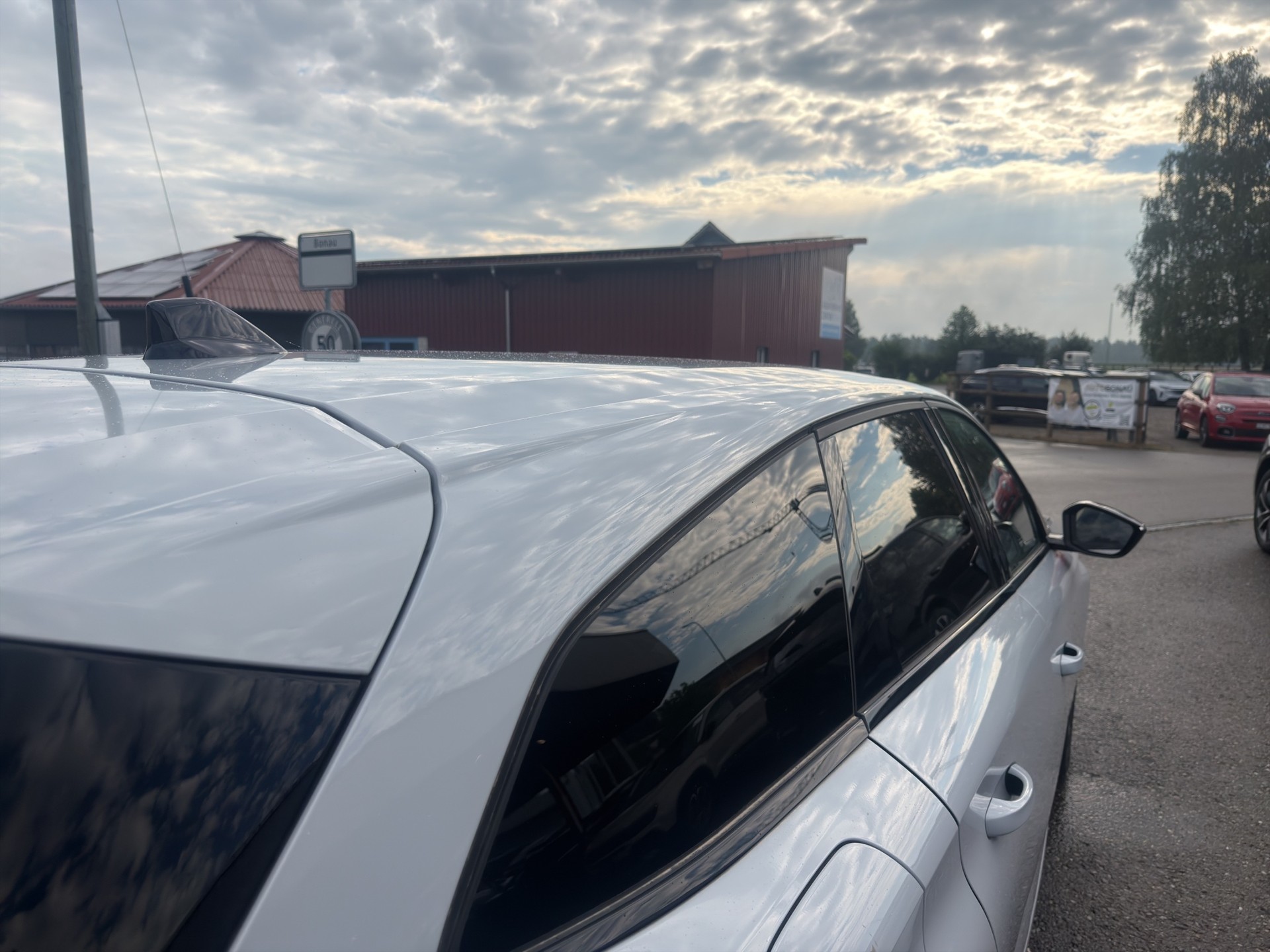PEUGEOT 308 SW 1.2 PureTech Allure-image-32