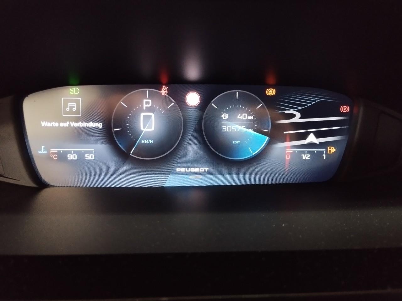 PEUGEOT 308 SW 1.2 PureTech Allure-image-11