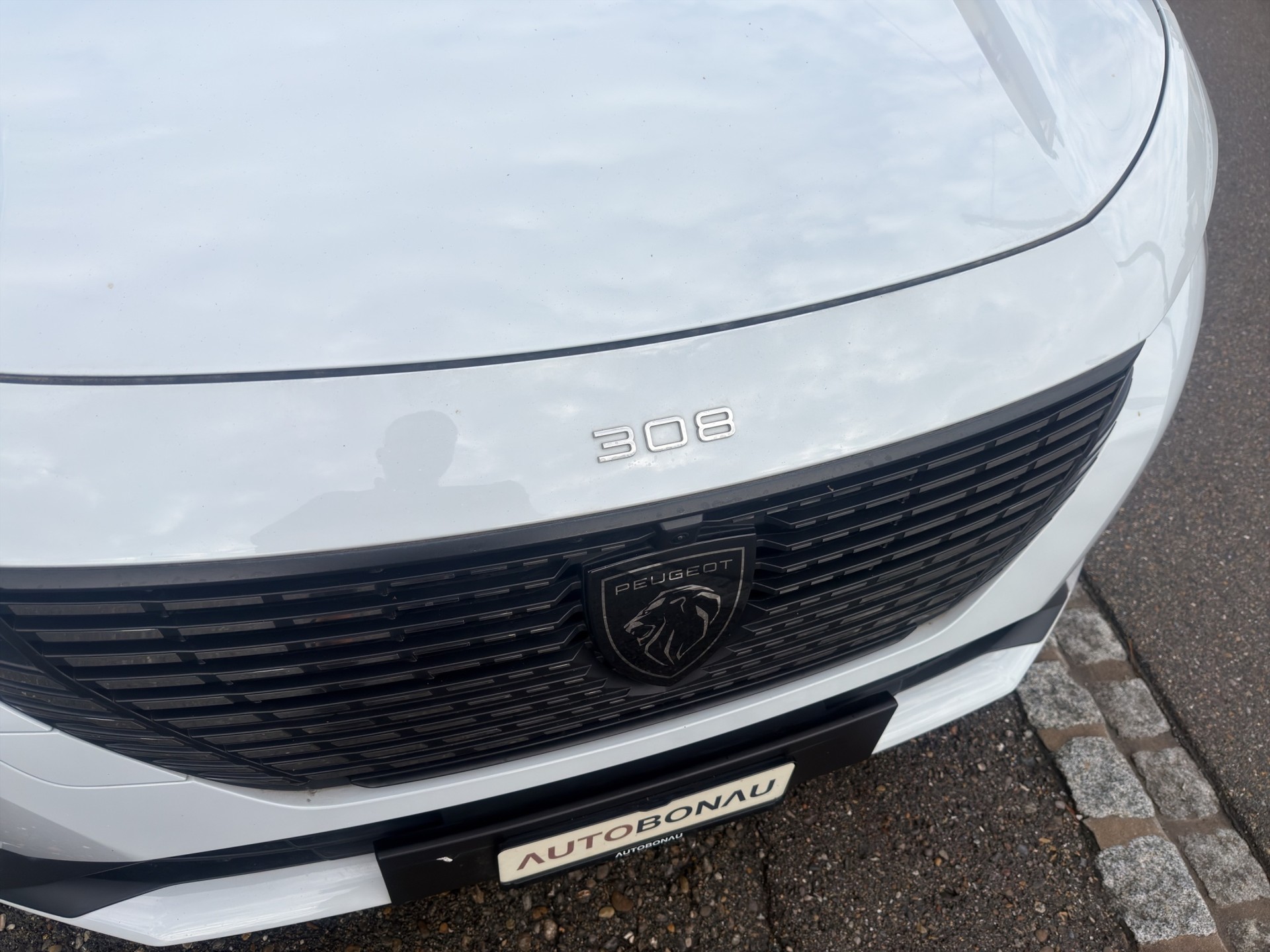 PEUGEOT 308 SW 1.2 PureTech Allure-image-36