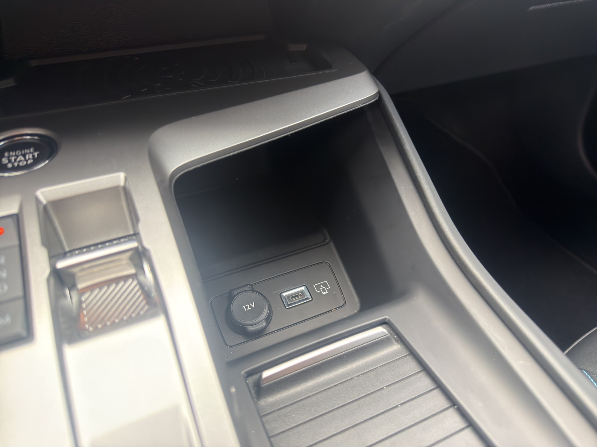 PEUGEOT 308 SW 1.2 PureTech Allure-image-40