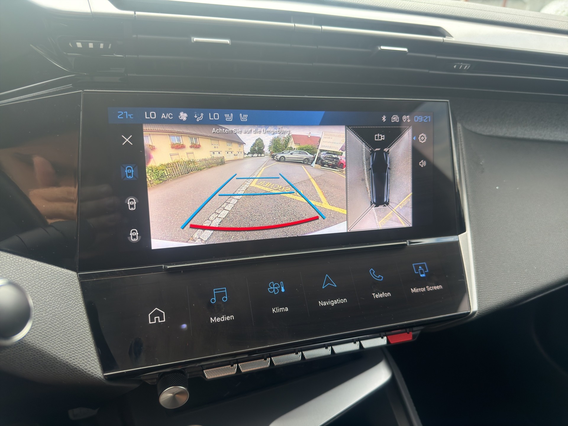 PEUGEOT 308 SW 1.2 PureTech Allure-image-46