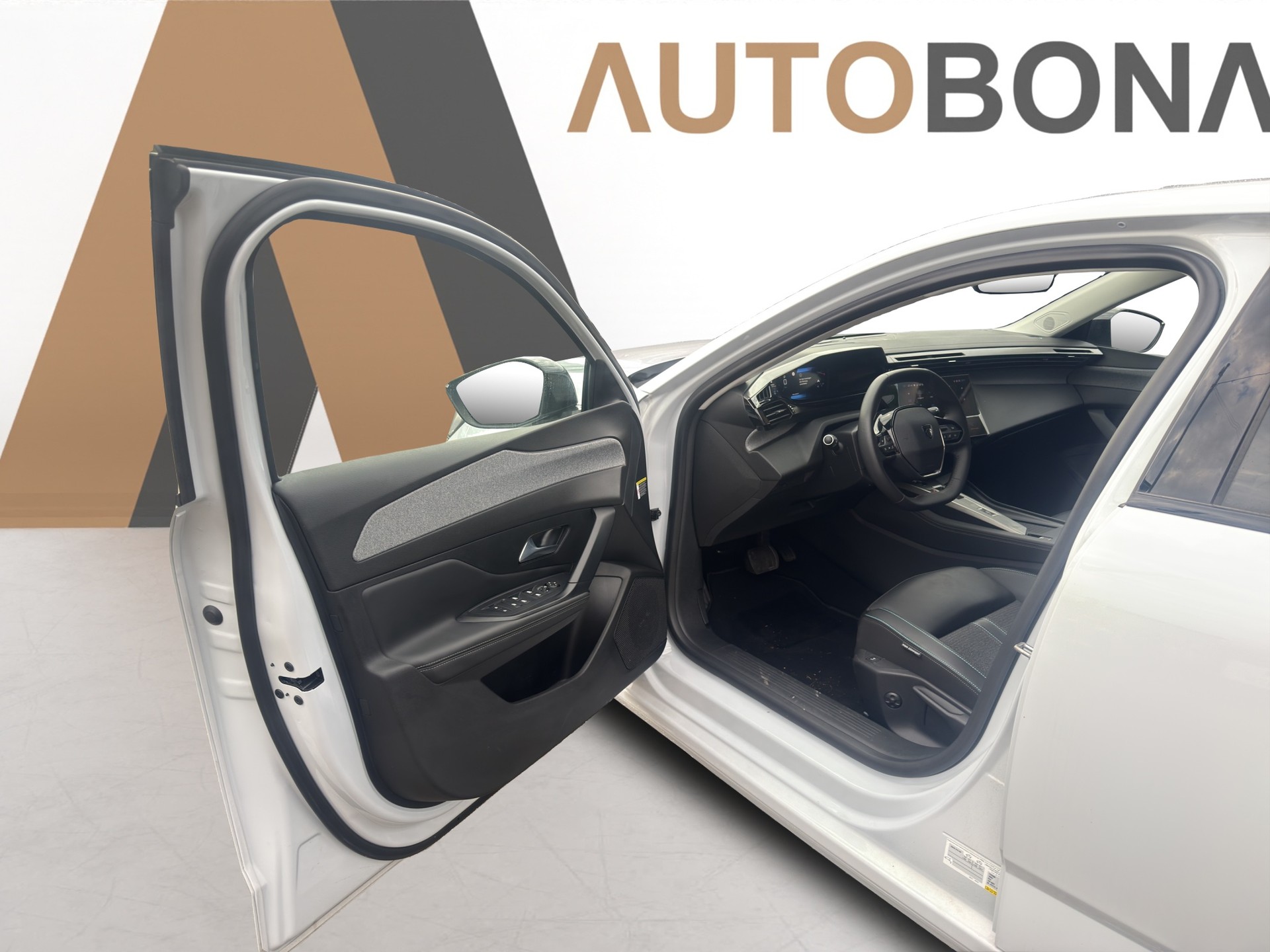 PEUGEOT 308 SW 1.2 PureTech Allure-image-9