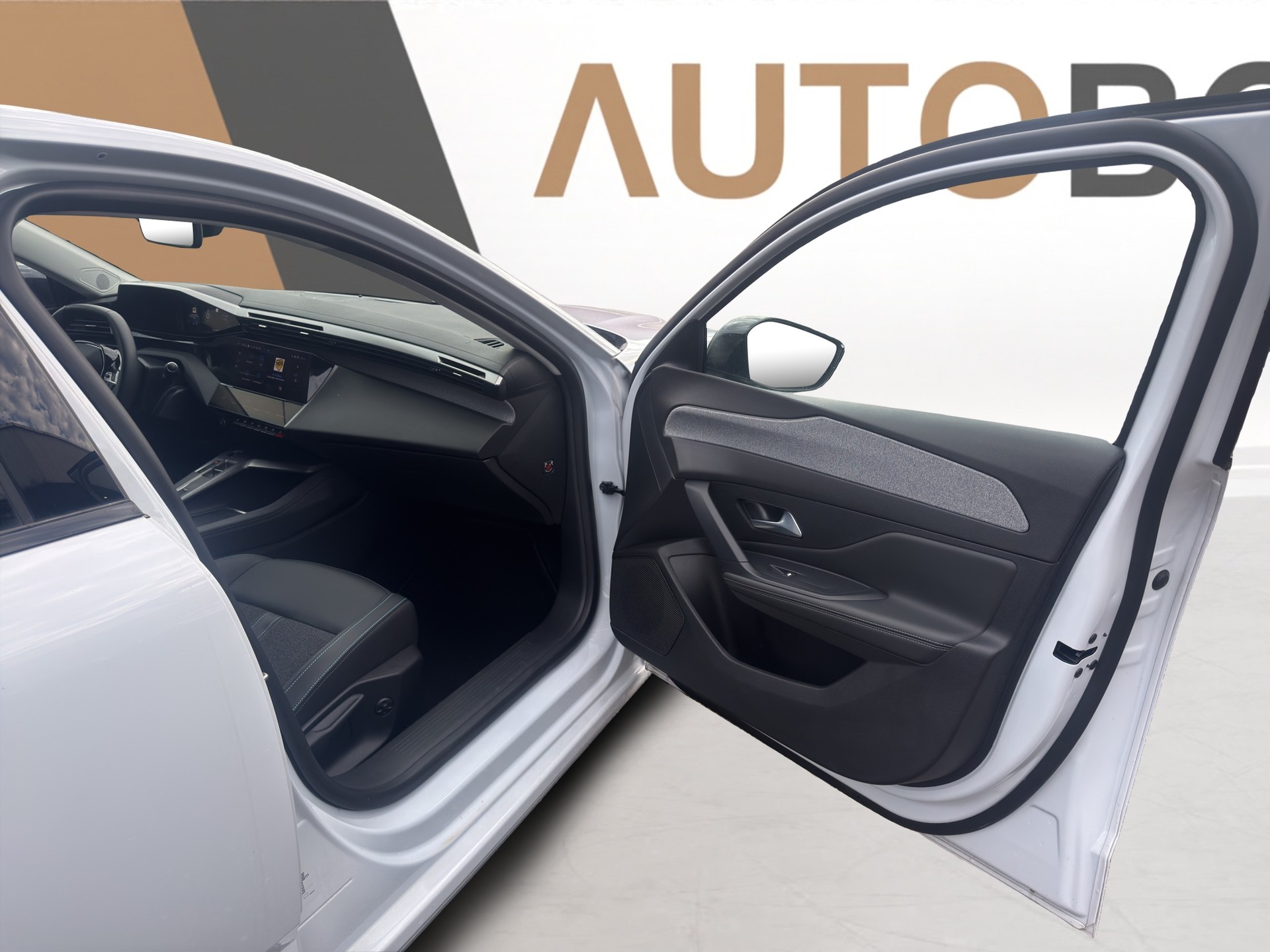 PEUGEOT 308 SW 1.2 PureTech Allure-image-13