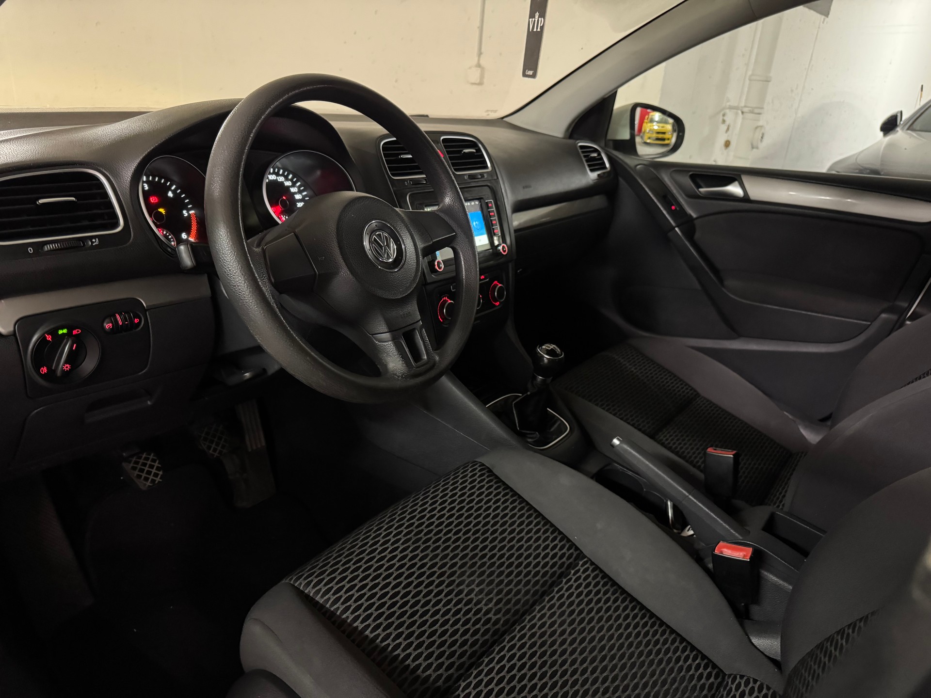 VW Golf 1.6 TDI BlueMotion Trendline-image-8