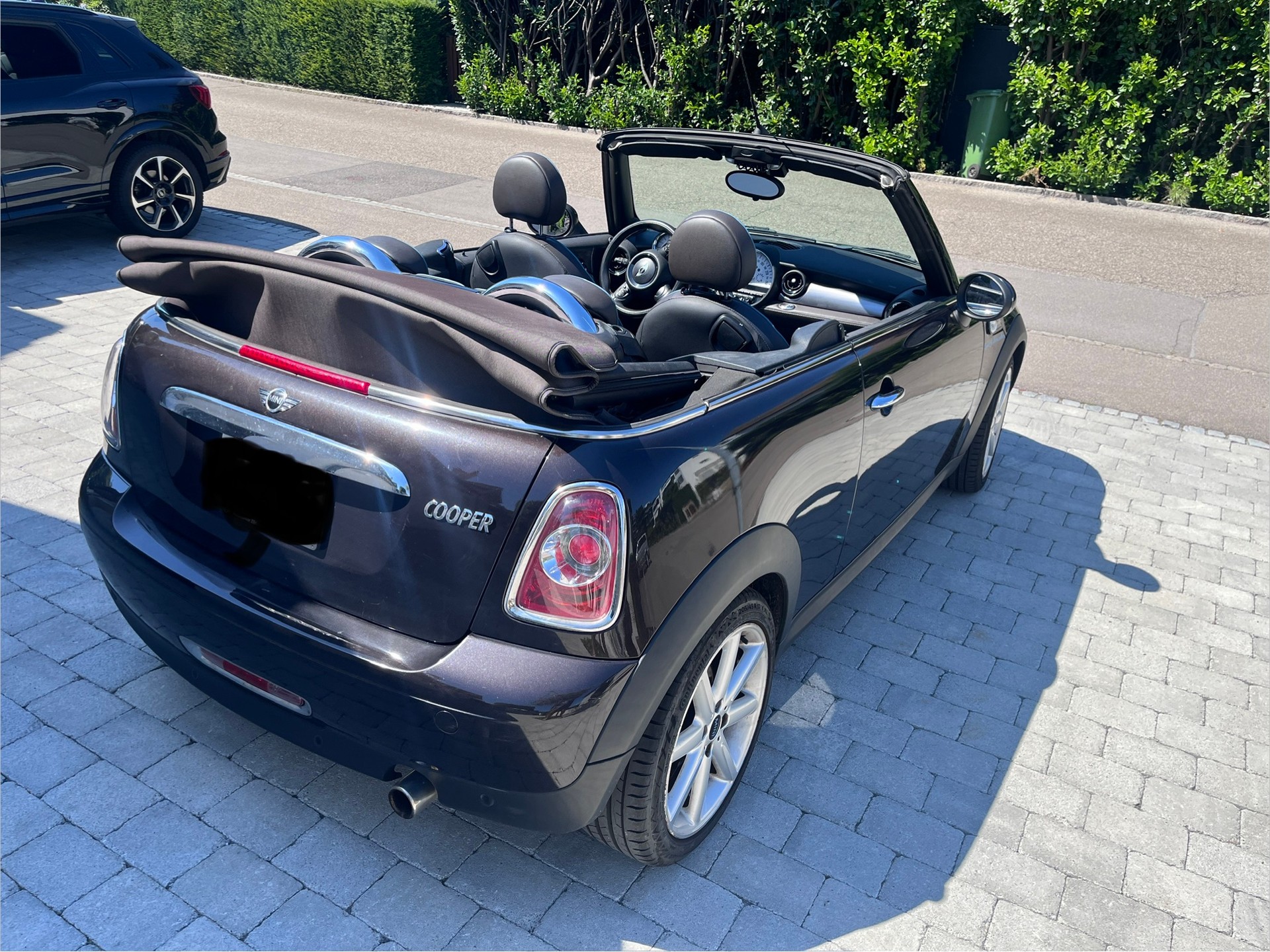 MINI 1.6i Cooper-image-1
