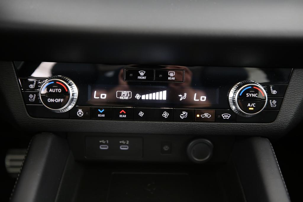MITSUBISHI Outlander 2.4 PHEV Instyle 4x4-image-7