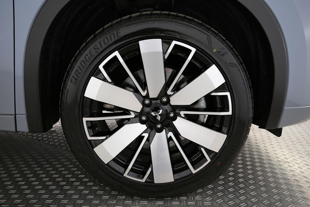MITSUBISHI Outlander 2.4 PHEV Instyle 4x4-image-12