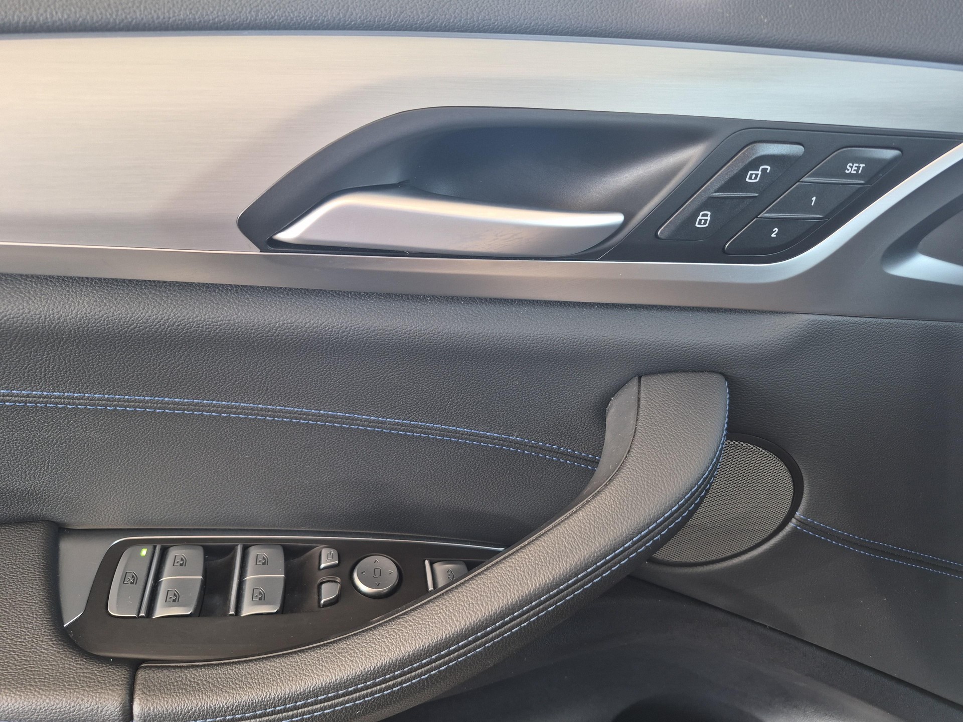 BMW iX3 E-Motor / ab 3,99% Leasing bei Abschluss einer Protect Autoversicherung-image-17