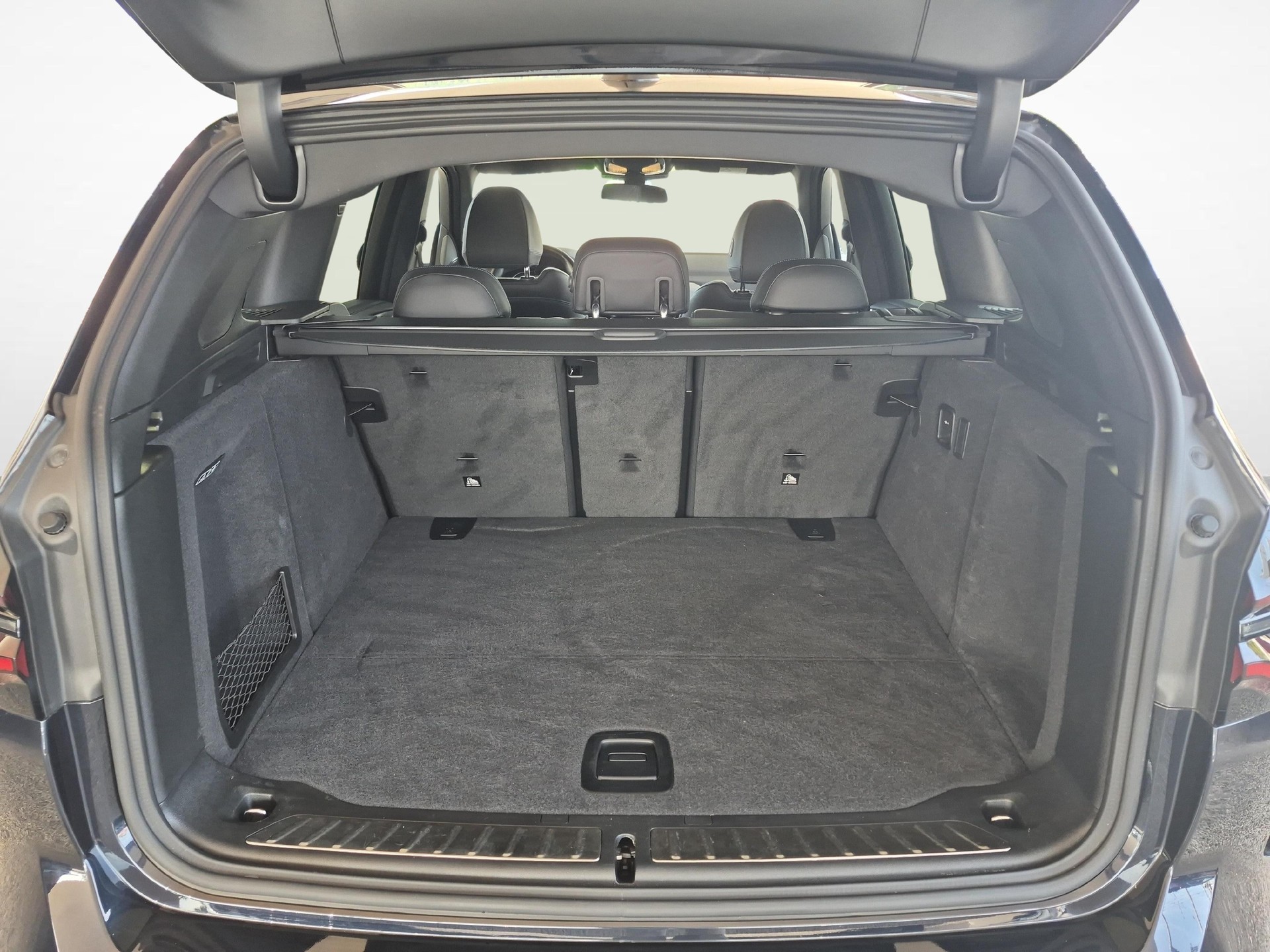 BMW iX3 E-Motor / ab 3,99% Leasing bei Abschluss einer Protect Autoversicherung-image-12