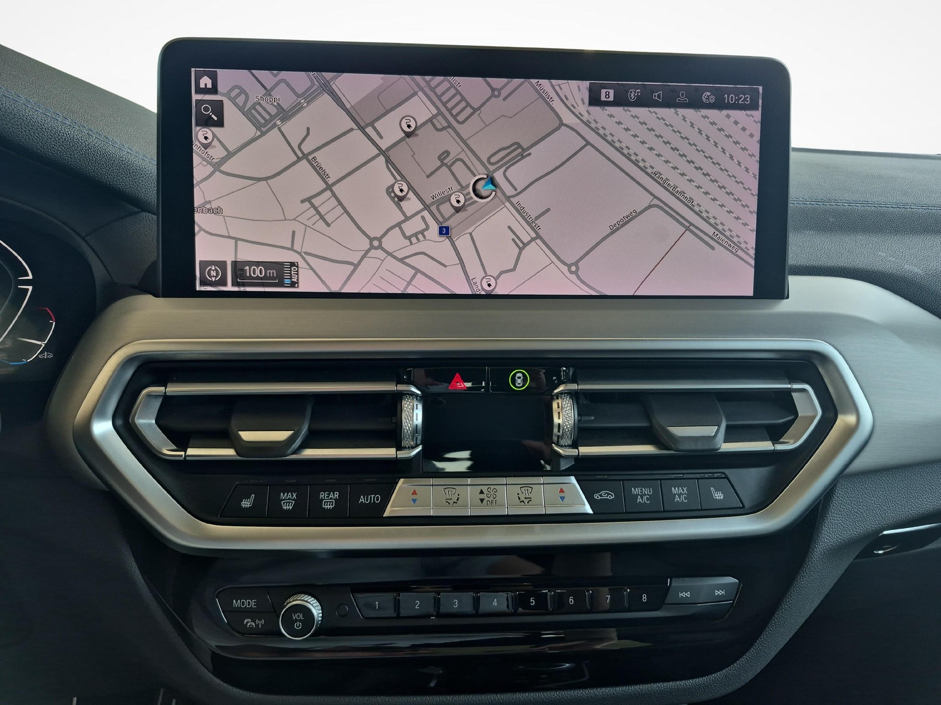 BMW iX3 E-Motor / ab 3,99% Leasing bei Abschluss einer Protect Autoversicherung-image-14