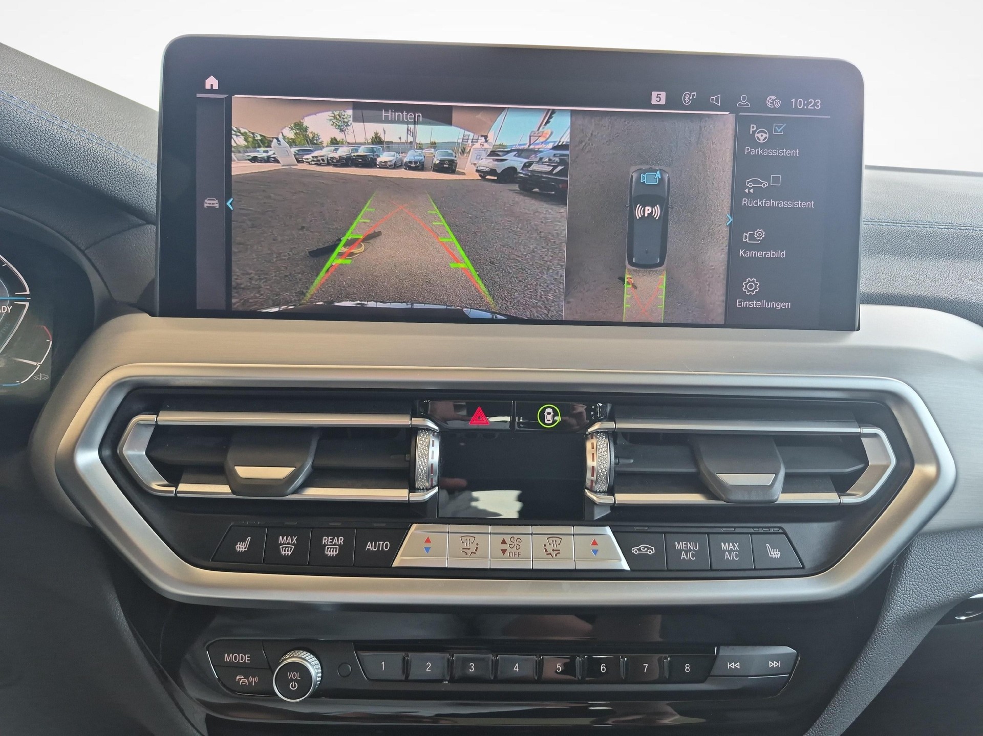 BMW iX3 E-Motor / ab 3,99% Leasing bei Abschluss einer Protect Autoversicherung-image-15