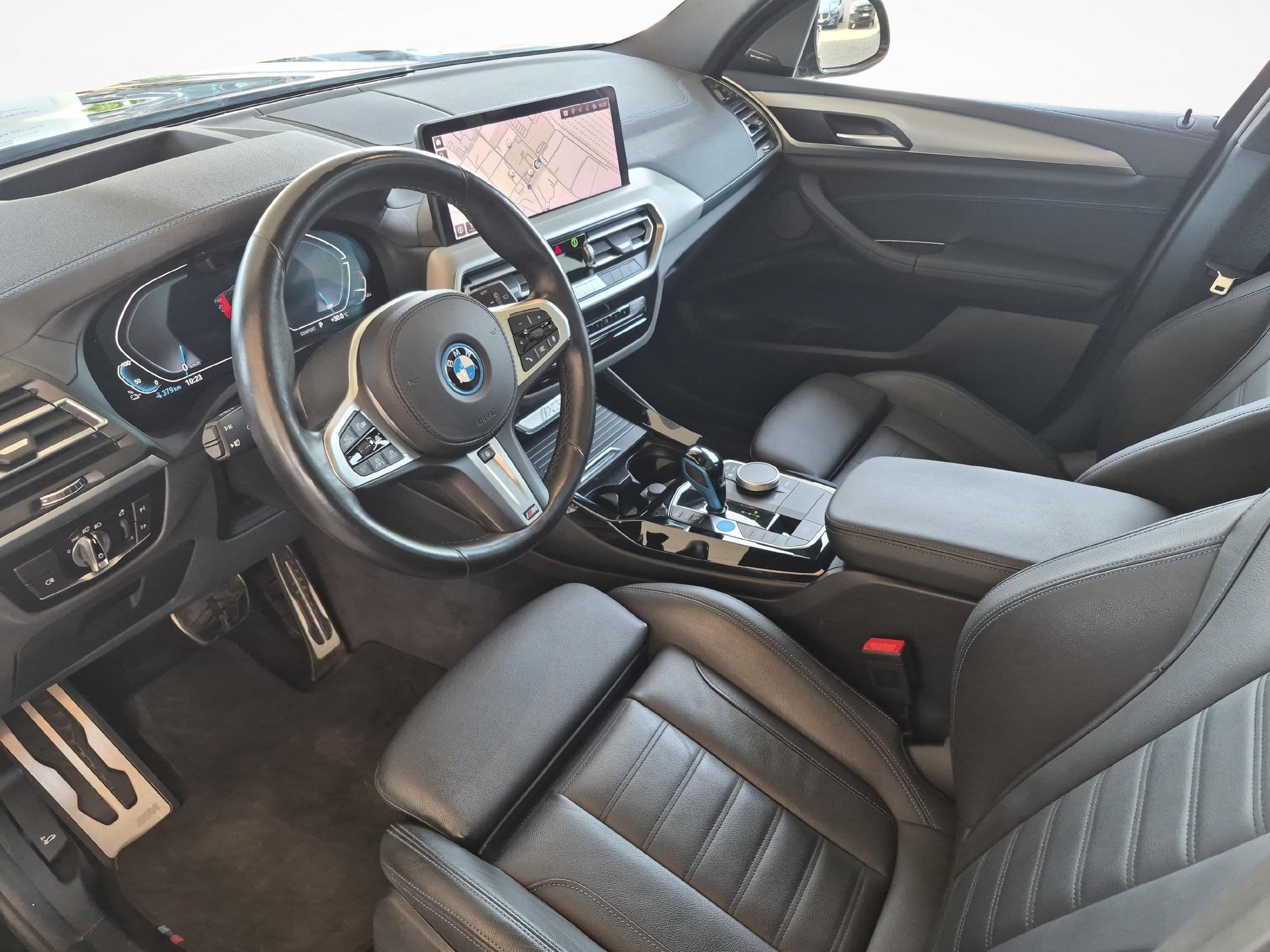 BMW iX3 E-Motor / ab 3,99% Leasing bei Abschluss einer Protect Autoversicherung-image-13