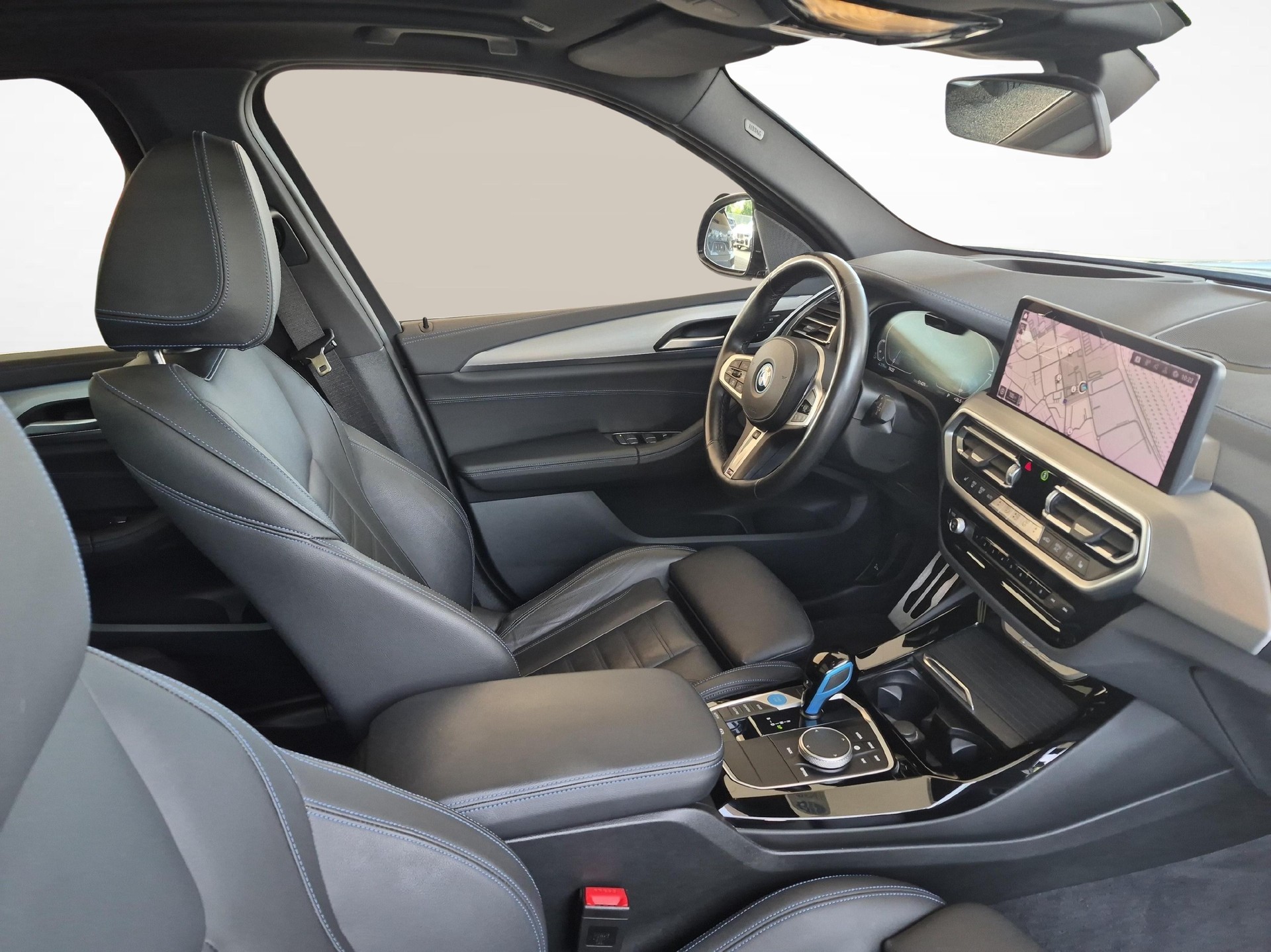 BMW iX3 E-Motor / ab 3,99% Leasing bei Abschluss einer Protect Autoversicherung-image-10