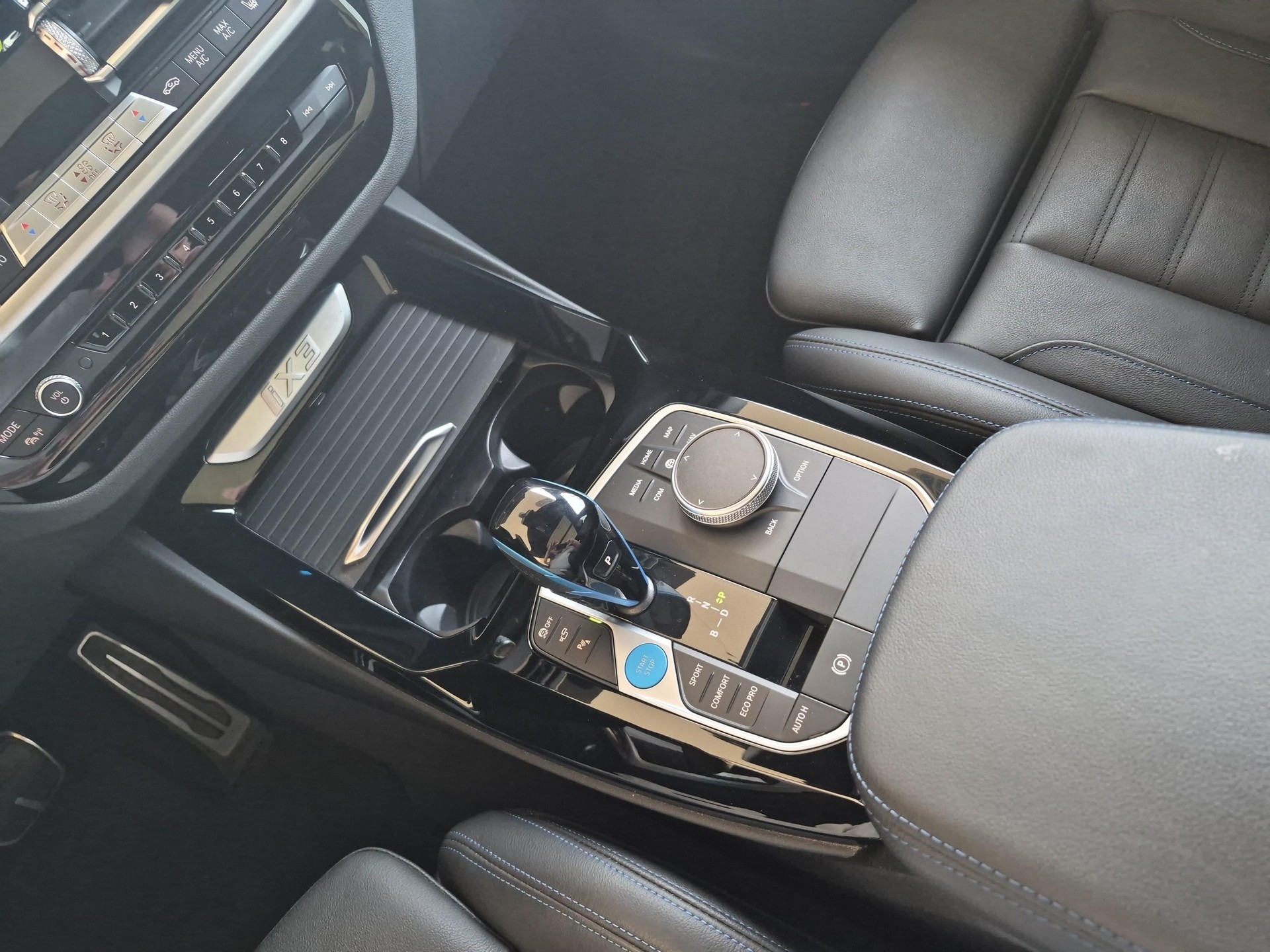 BMW iX3 E-Motor / ab 3,99% Leasing bei Abschluss einer Protect Autoversicherung-image-16