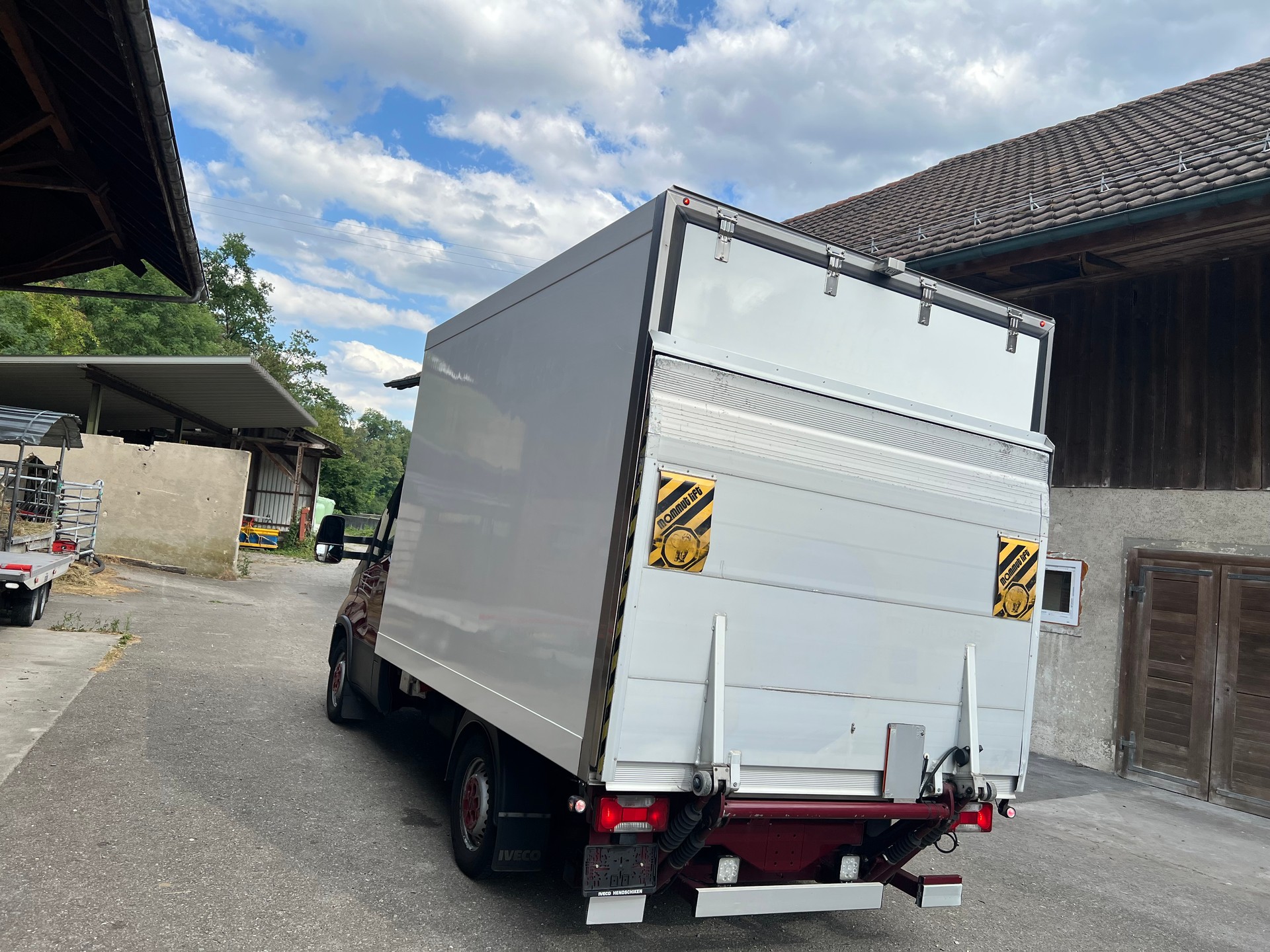 IVECO 33 S 16 A8-image-1