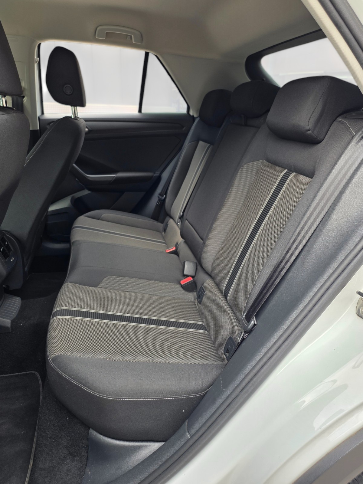 VW T-Roc 1.0 TSI Advance-image-13