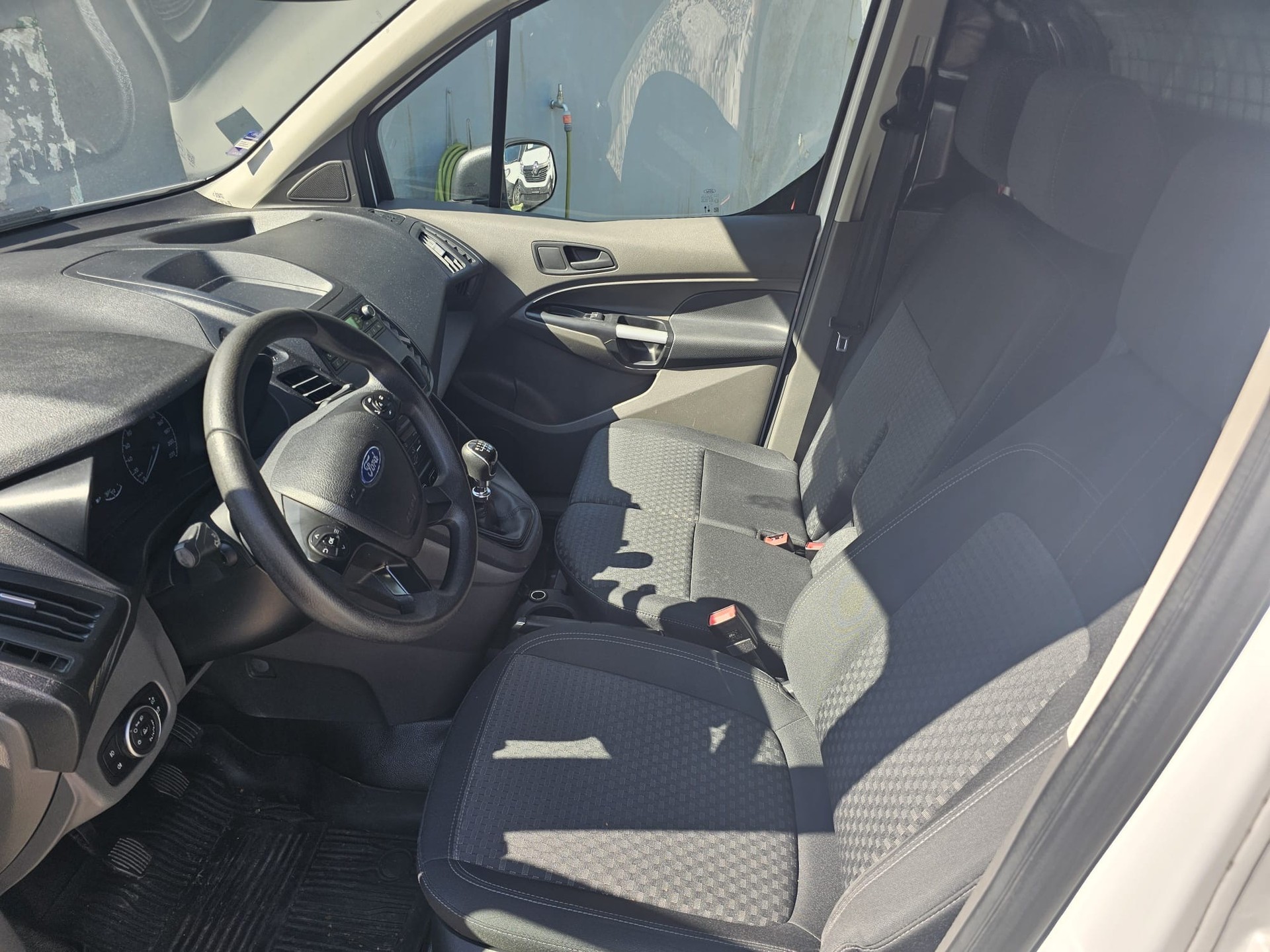 FORD Transit Connect Van T210 1.0 EcoBoost Ambiente-image-6