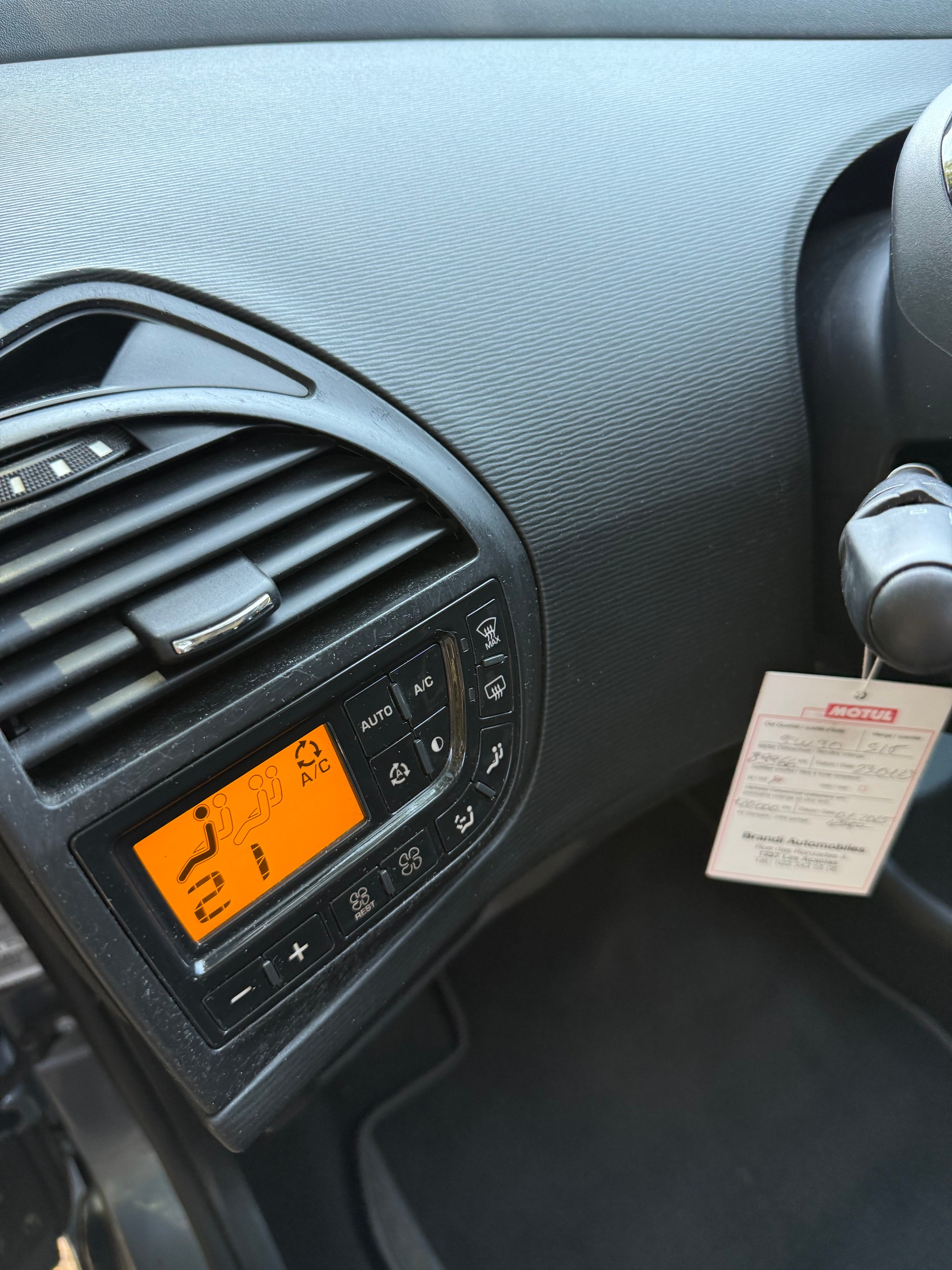 CITROEN Grand C4 Picasso 2.0 HDI Dynamique BMP6-image-16