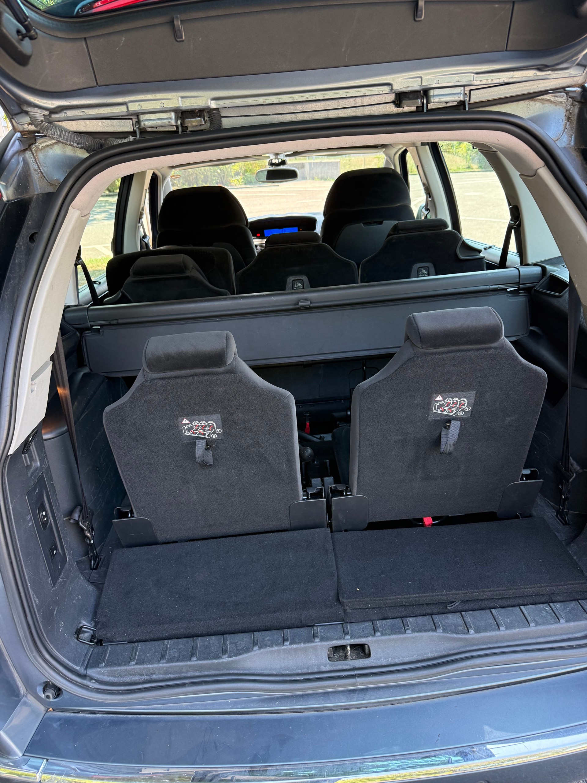 CITROEN Grand C4 Picasso 2.0 HDI Dynamique BMP6-image-4