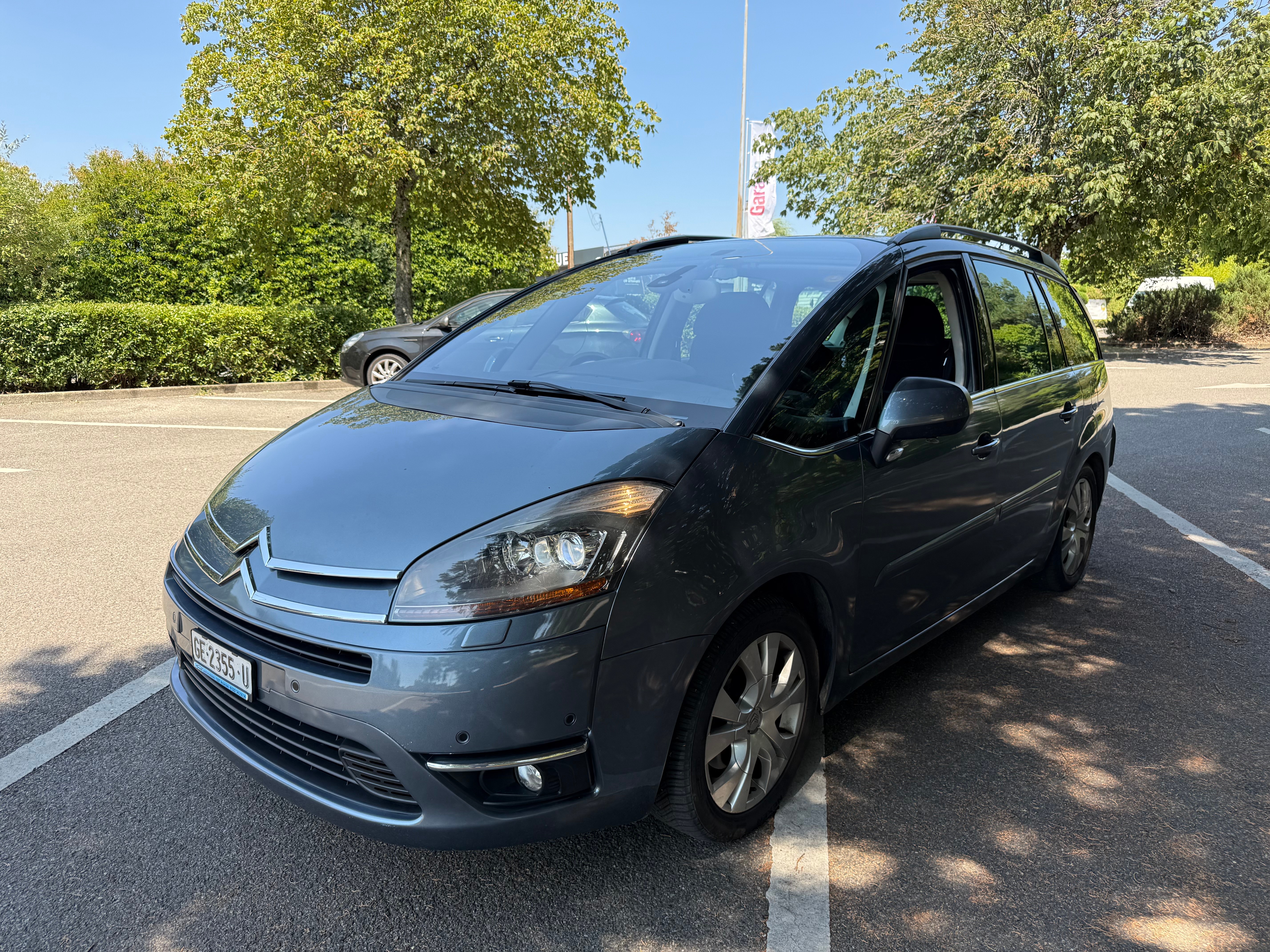 Car photo