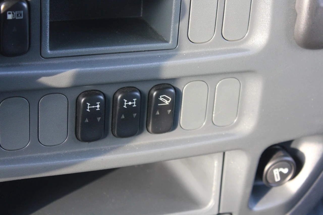 MERCEDES-BENZ Sprinter 413 CDI Duo 4x4 Kasten mit Hebebühne-image-10