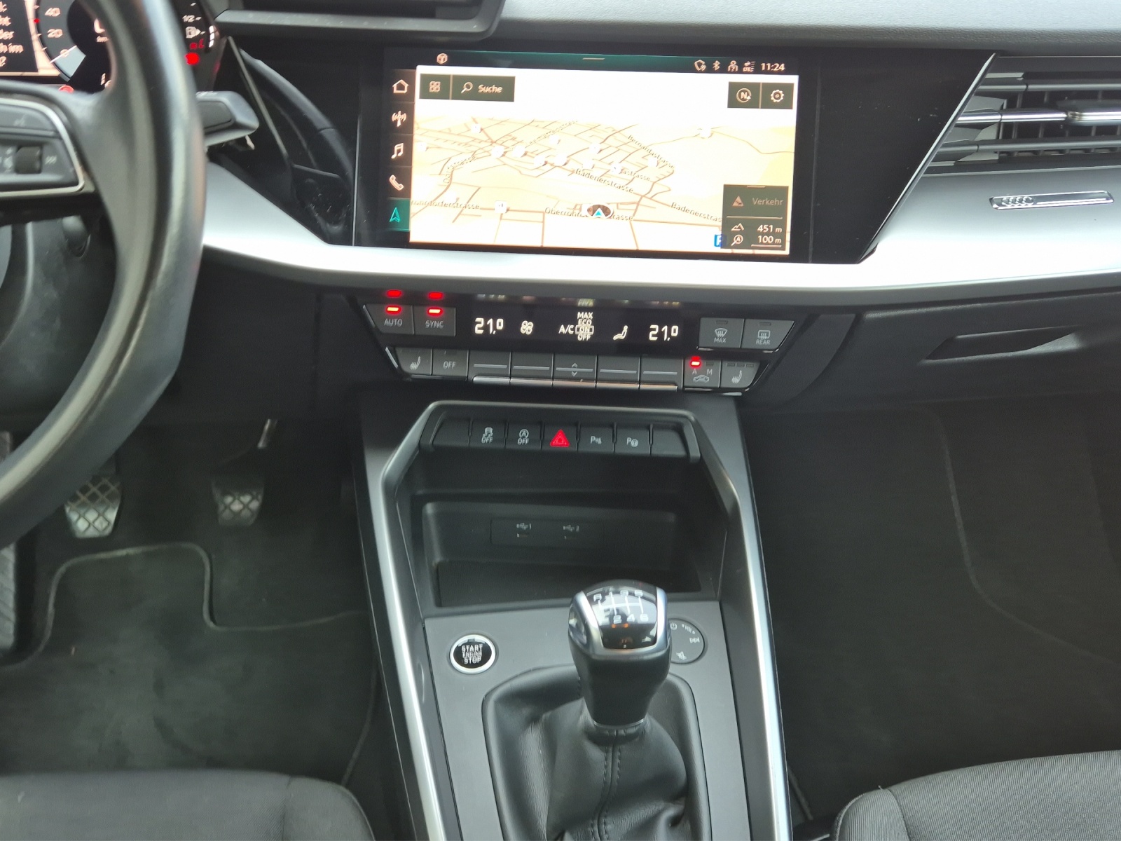 AUDI A3 Sportback 35 TFSI Attraction-image-10