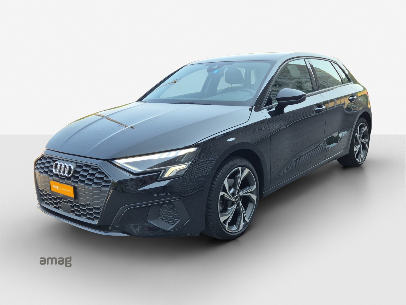 AUDI A3 Sportback 35 TFSI Attraction-image-0