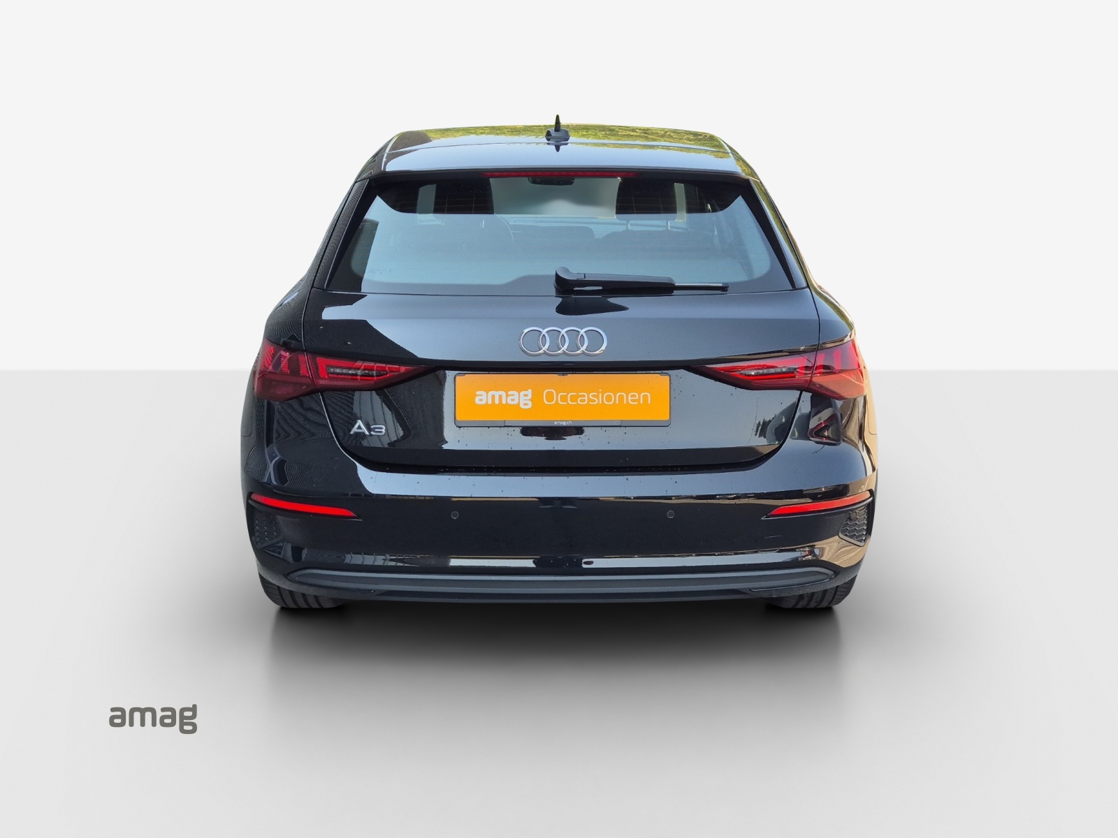 AUDI A3 Sportback 35 TFSI Attraction-image-3