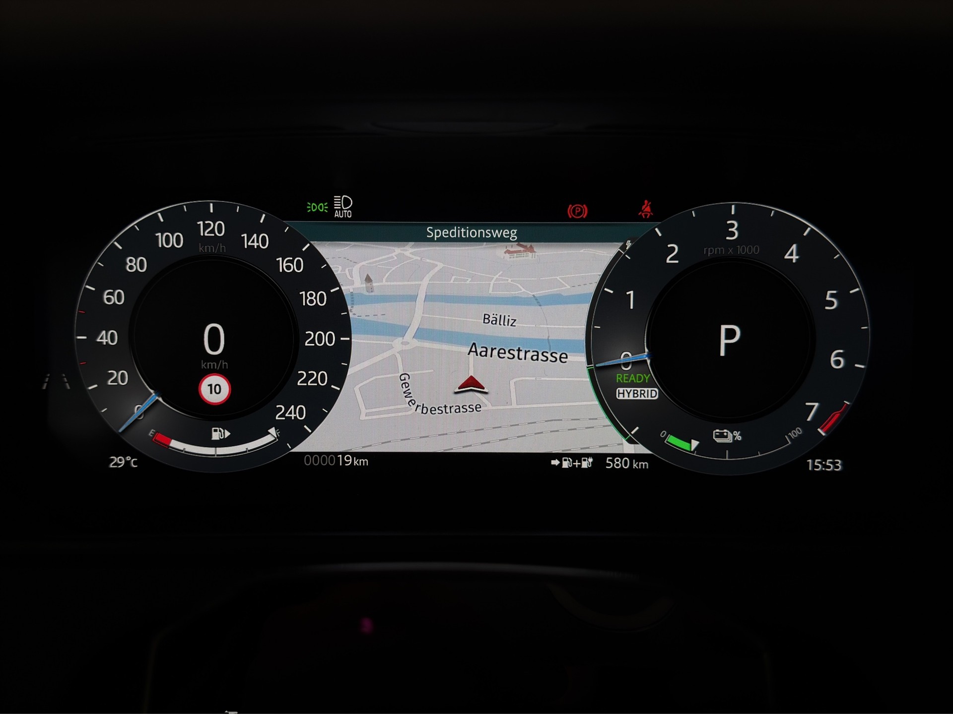 LAND ROVER Range Rover Velar 2.0 P400e Belgravia Edition-image-8