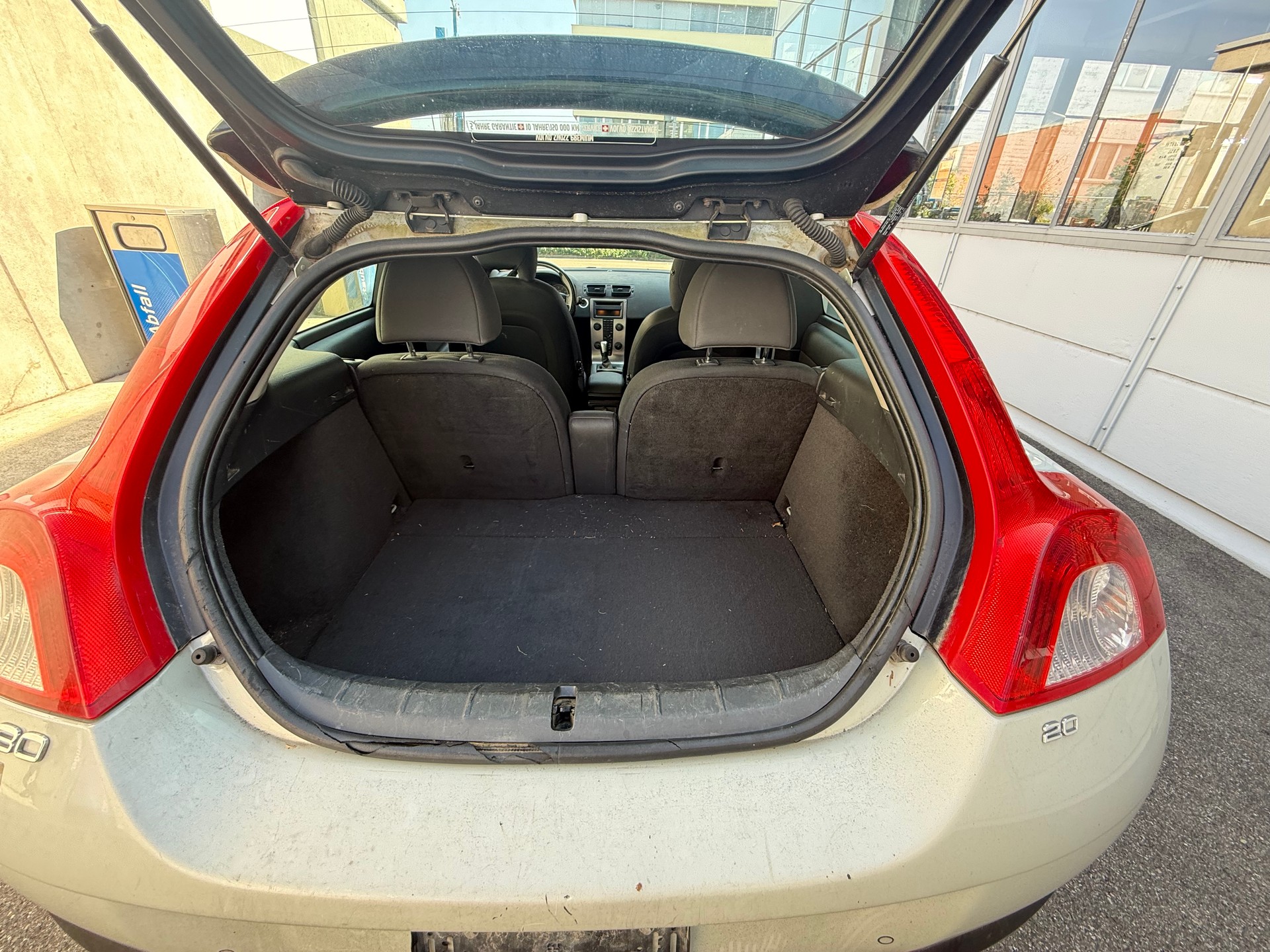 VOLVO C30 2.0 Momentum-image-4