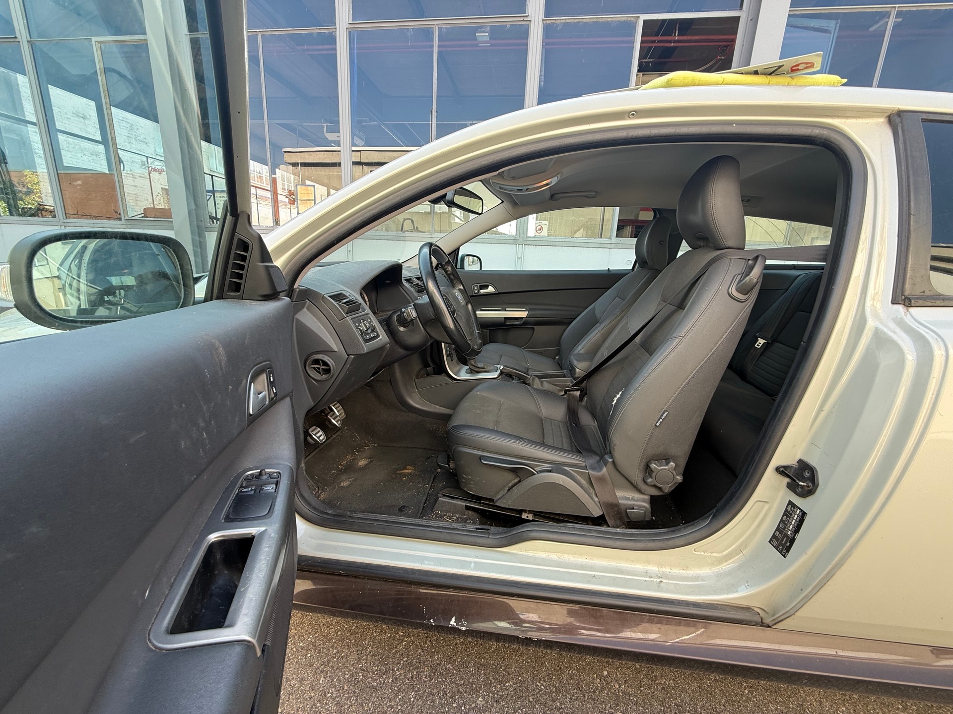 VOLVO C30 2.0 Momentum-image-8