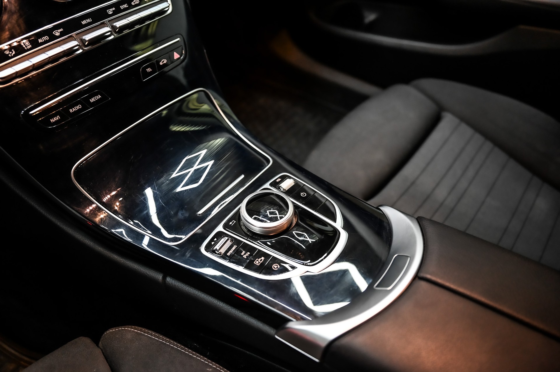 MERCEDES-BENZ C200 4matic T-Modell-image-20