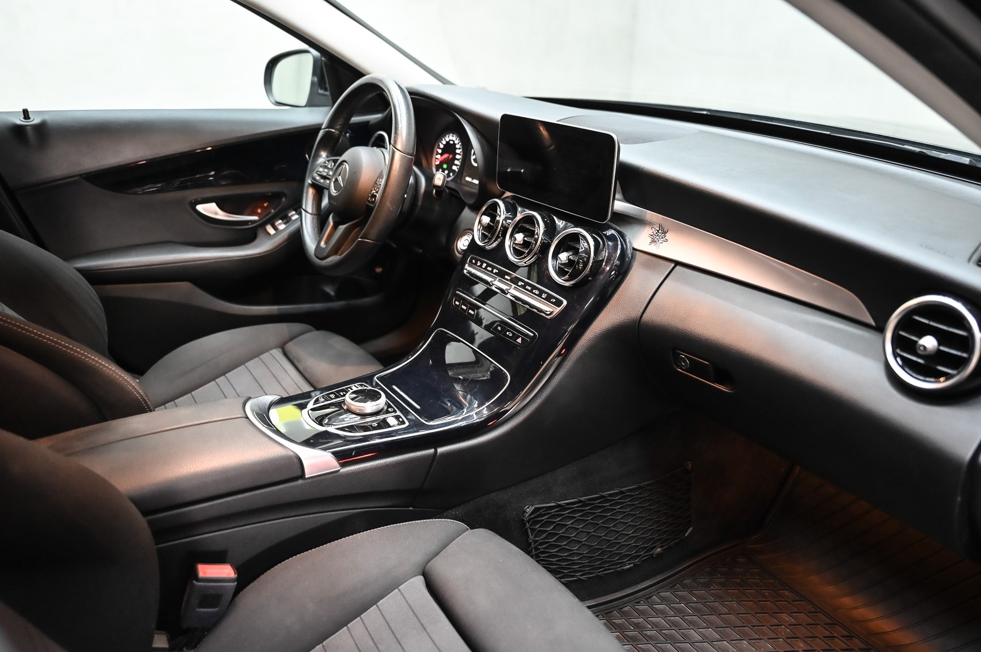 MERCEDES-BENZ C200 4matic T-Modell-image-19