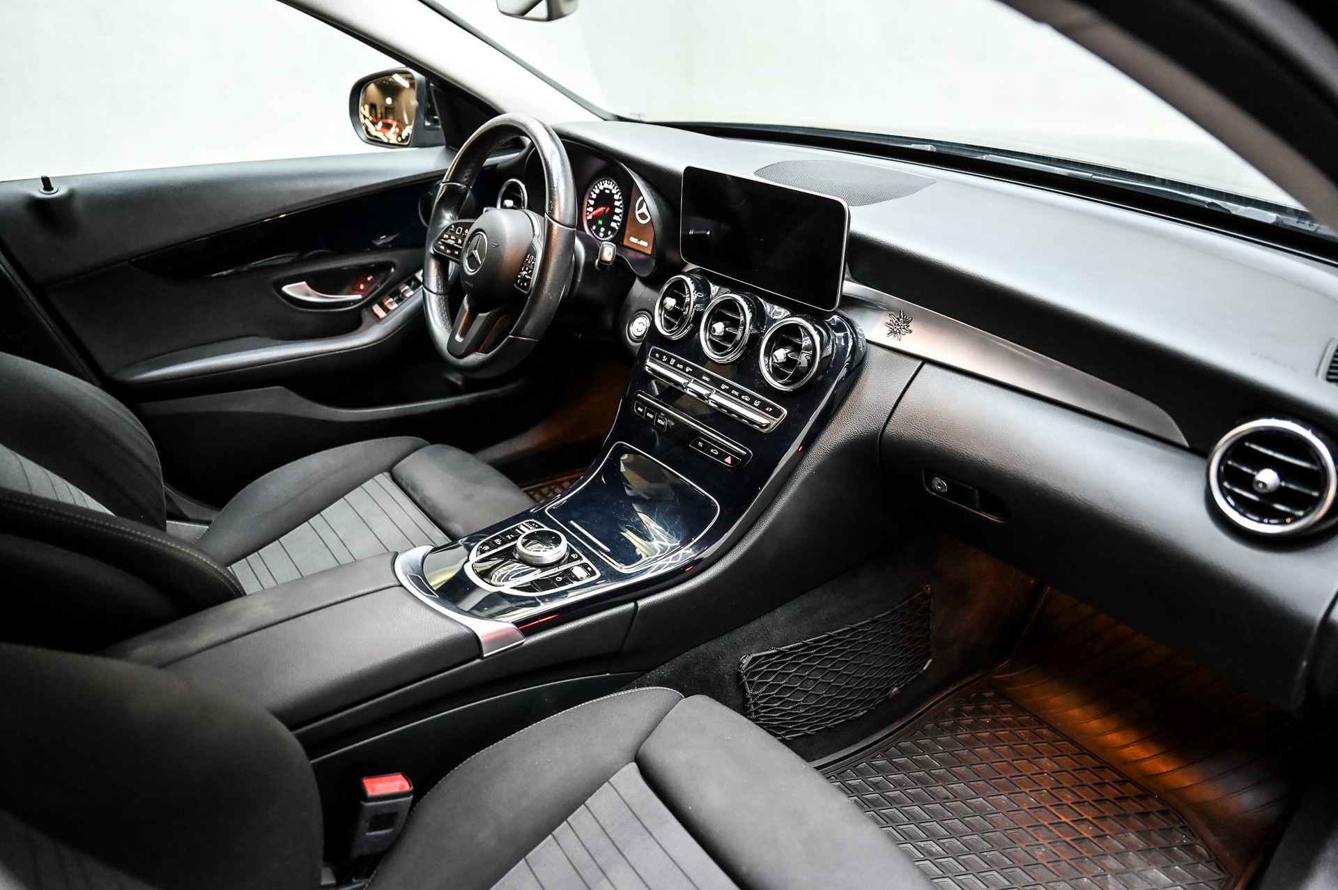 MERCEDES-BENZ C200 4matic T-Modell-image-17