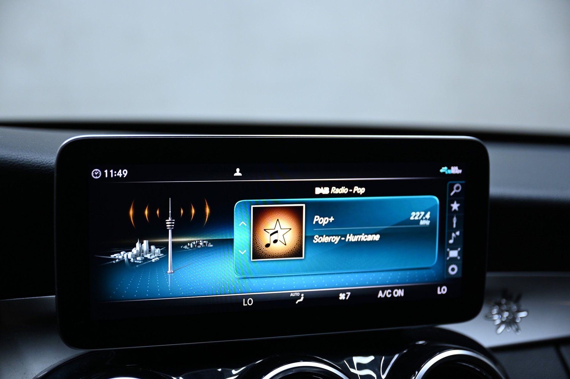 MERCEDES-BENZ C200 4matic T-Modell-image-22