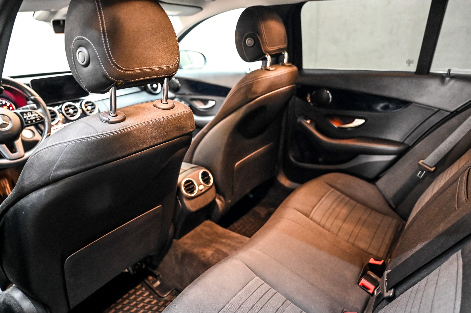 MERCEDES-BENZ C200 4matic T-Modell-image-26