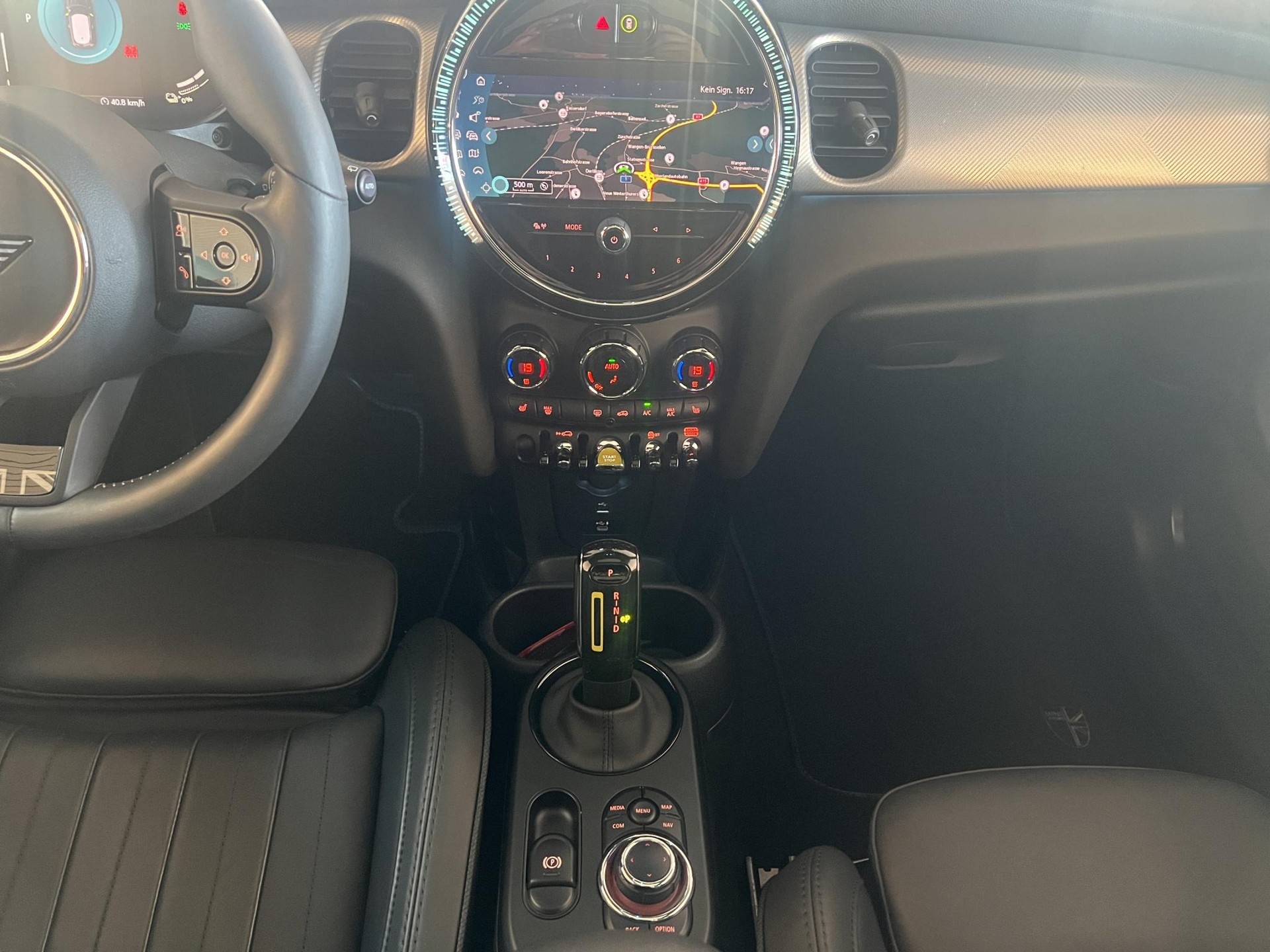 MINI Cooper SE-image-15