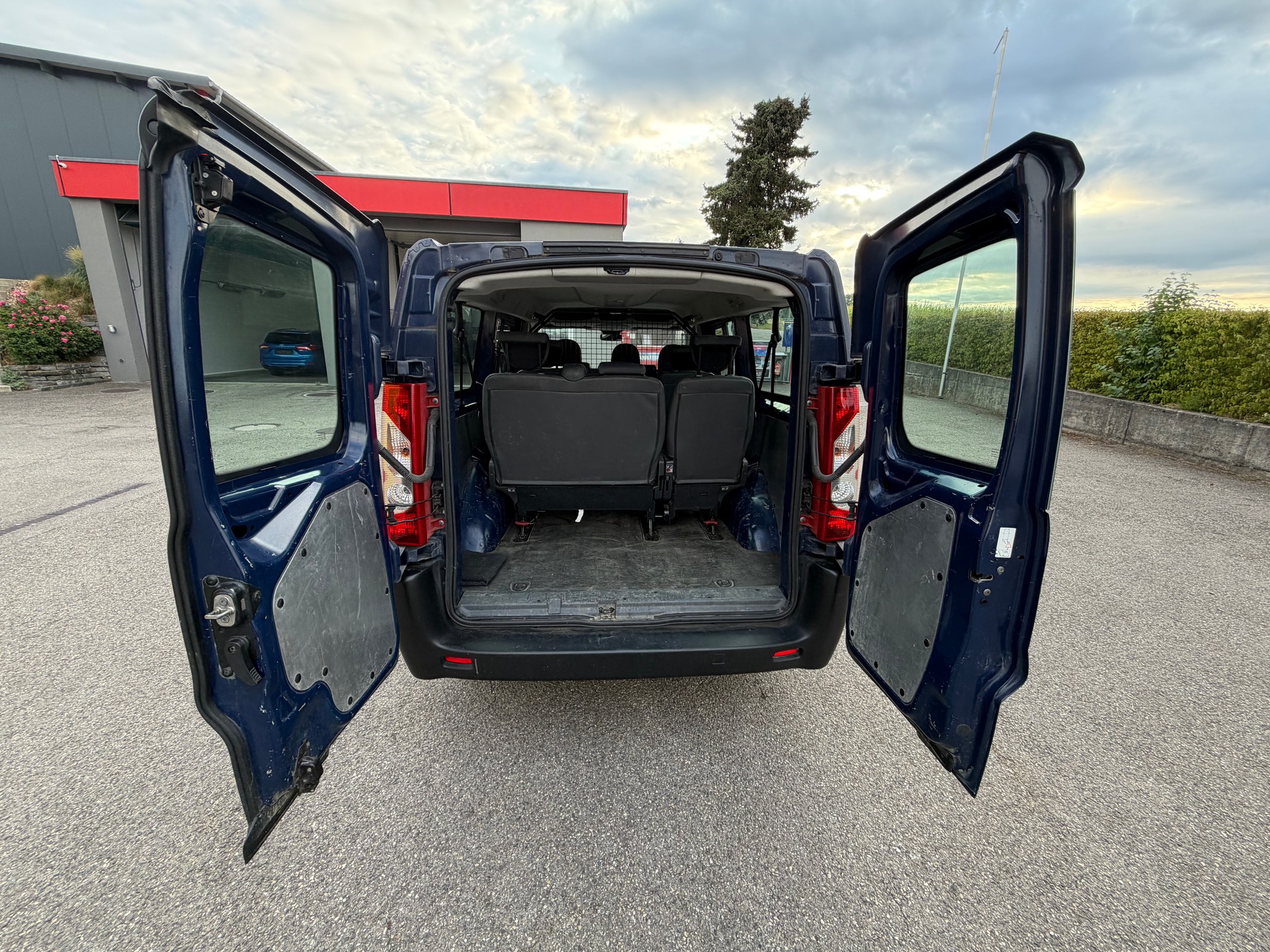 CITROEN Jumpy 2.0 HDi L2H1 Attraction-image-8