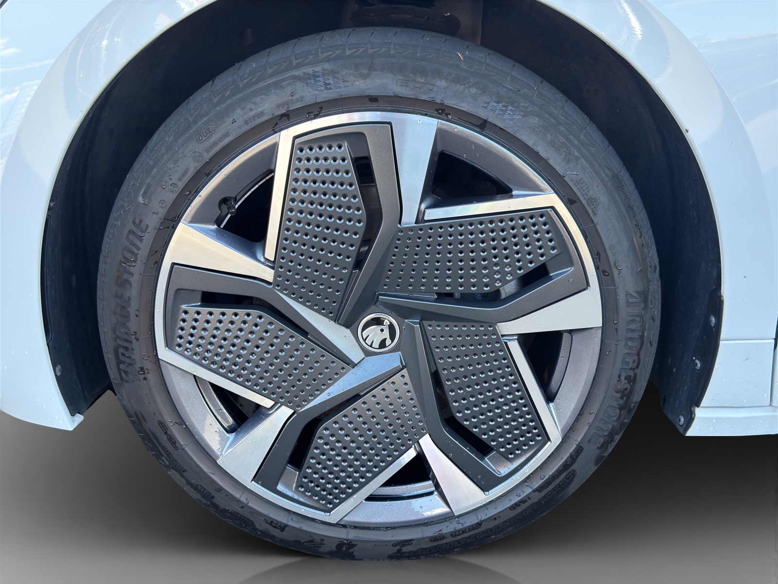 SKODA Enyaq Coupé RS iV 80 4x4-image-13