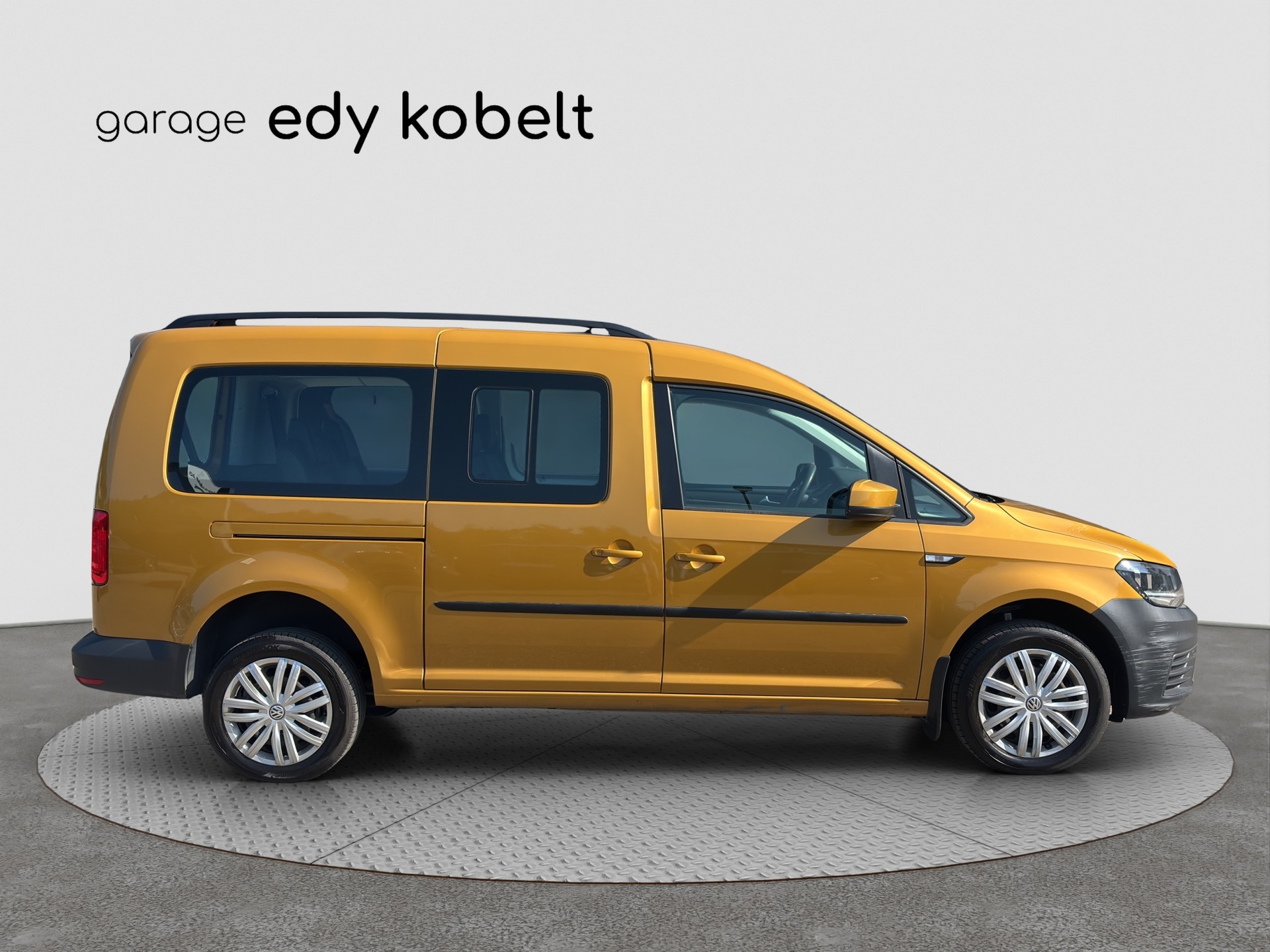 VW Caddy Maxi 2.0 TDI Trendline 4Motion-image-16