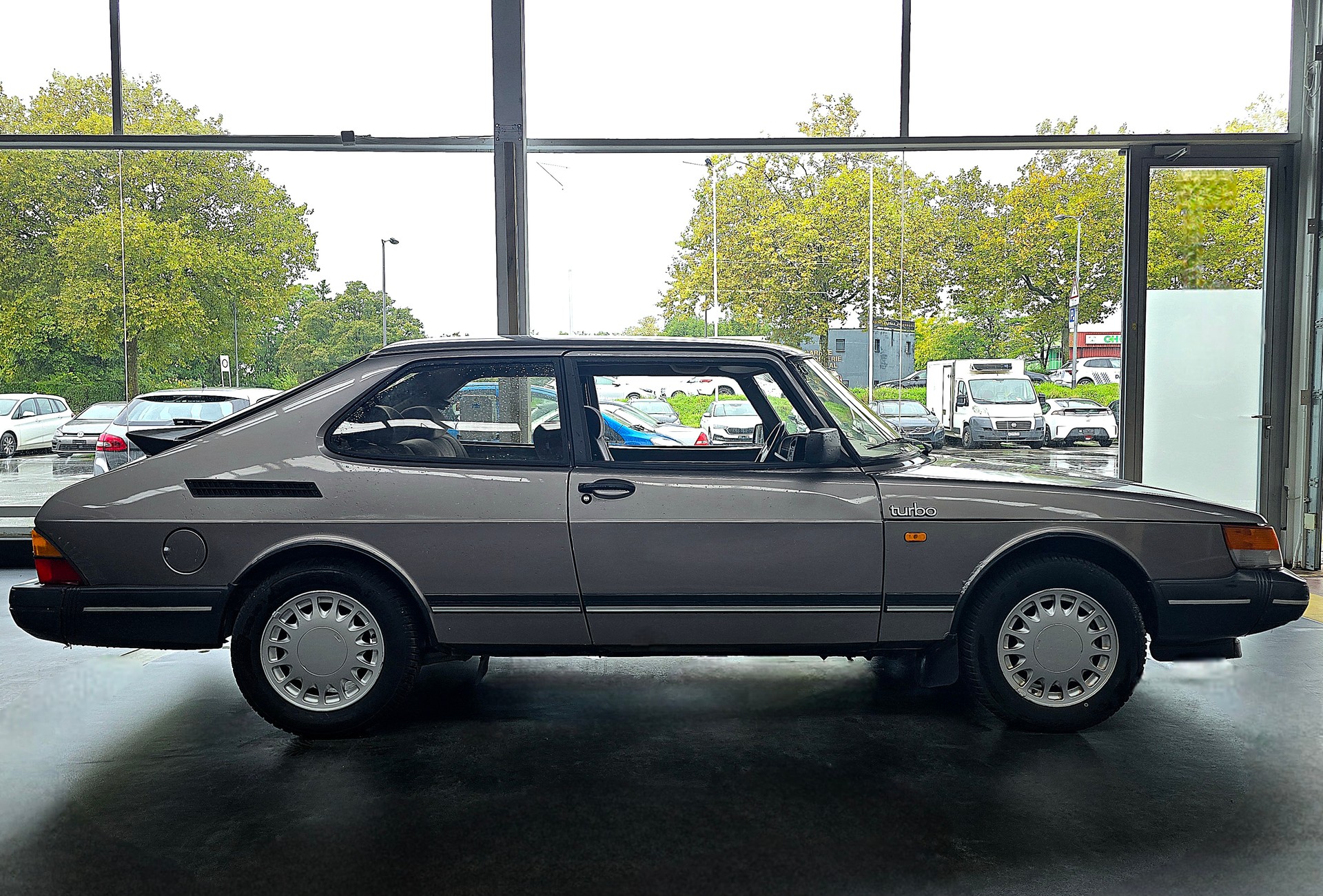SAAB 900 2.0 turbo 16-image-8