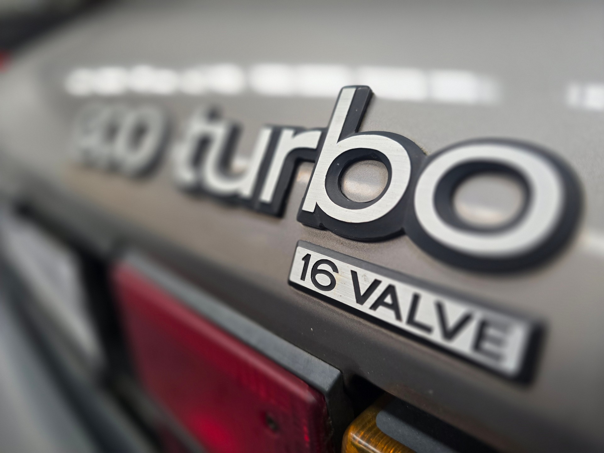SAAB 900 2.0 turbo 16-image-22