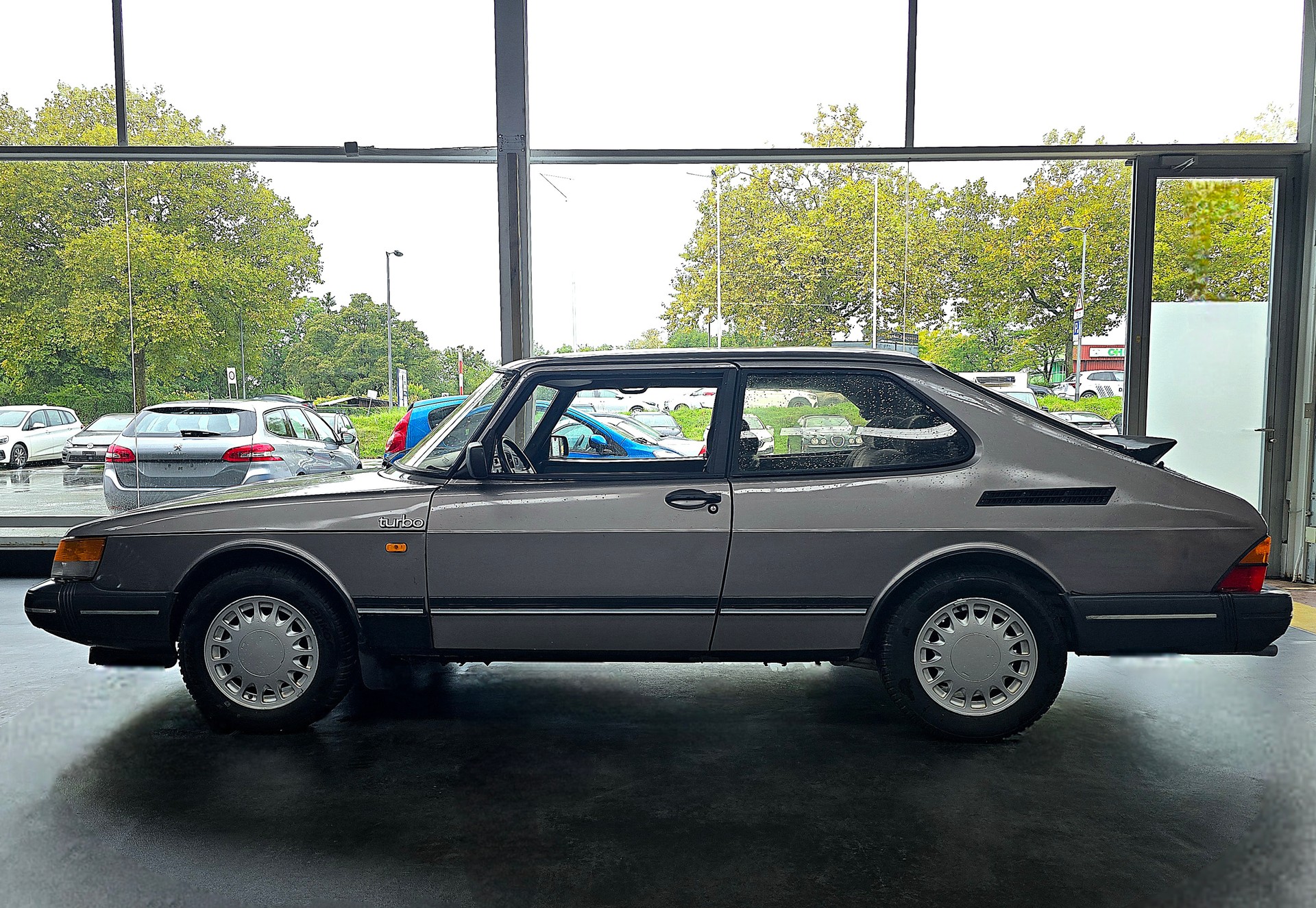 SAAB 900 2.0 turbo 16-image-2