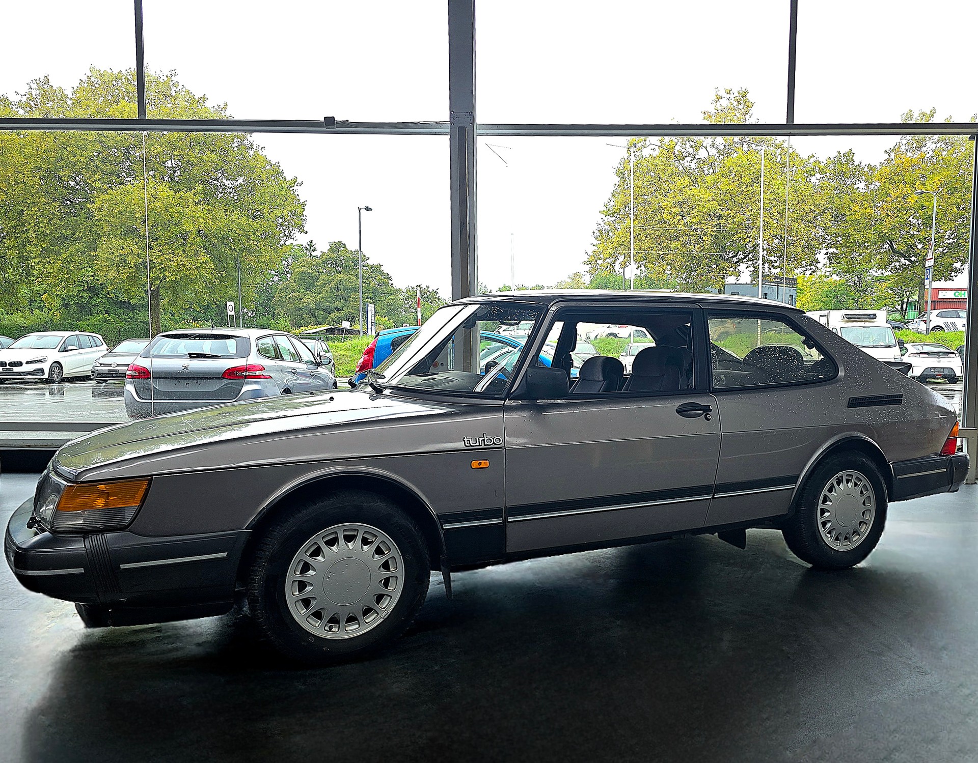 SAAB 900 2.0 turbo 16-image-1