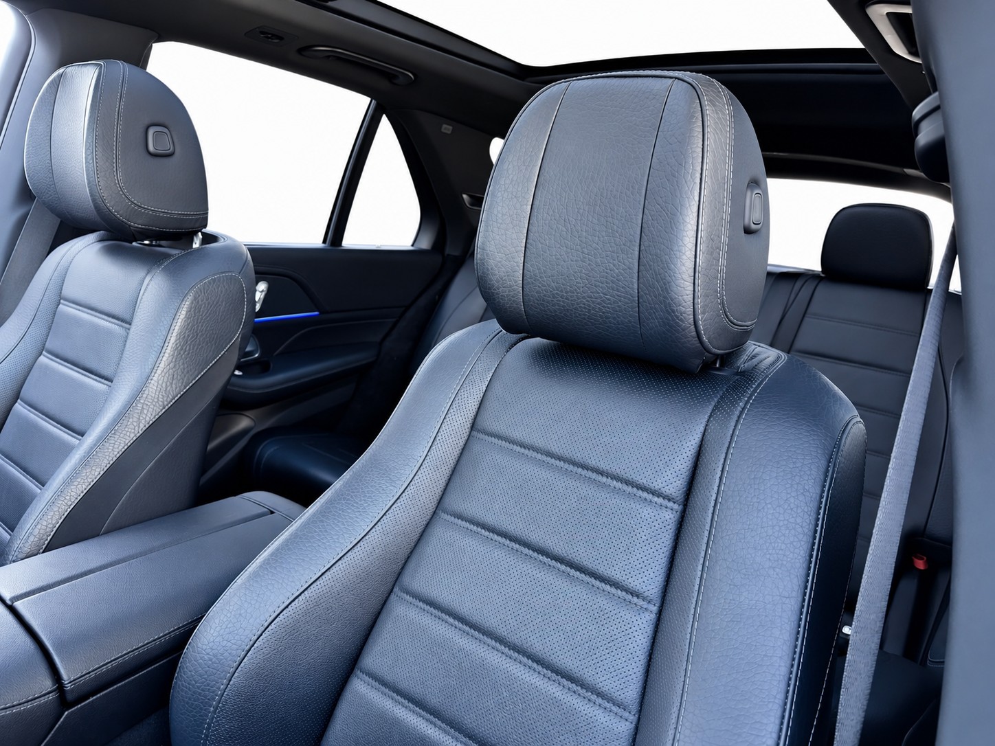 MERCEDES-BENZ GLE 450 AMG Line 4matic CH FAHRZEUG 7PLÄTZER-image-11